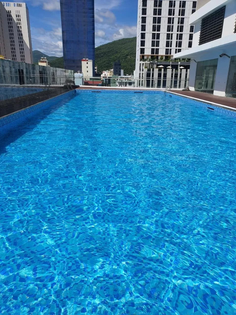 Pool view in FLC Sea Tower Quy Nhơn - Homostay