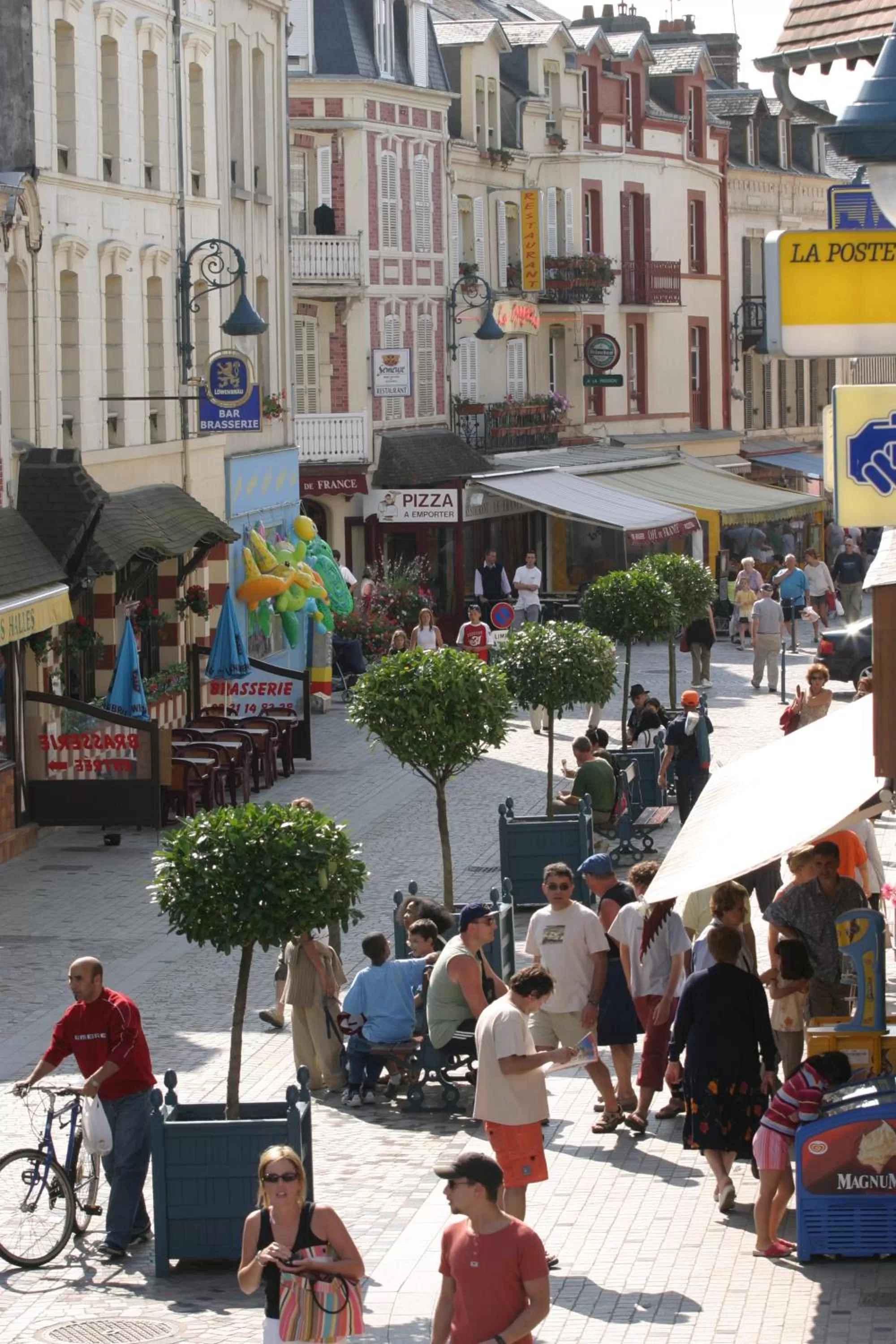 Neighbourhood in Hotel Des Falaises