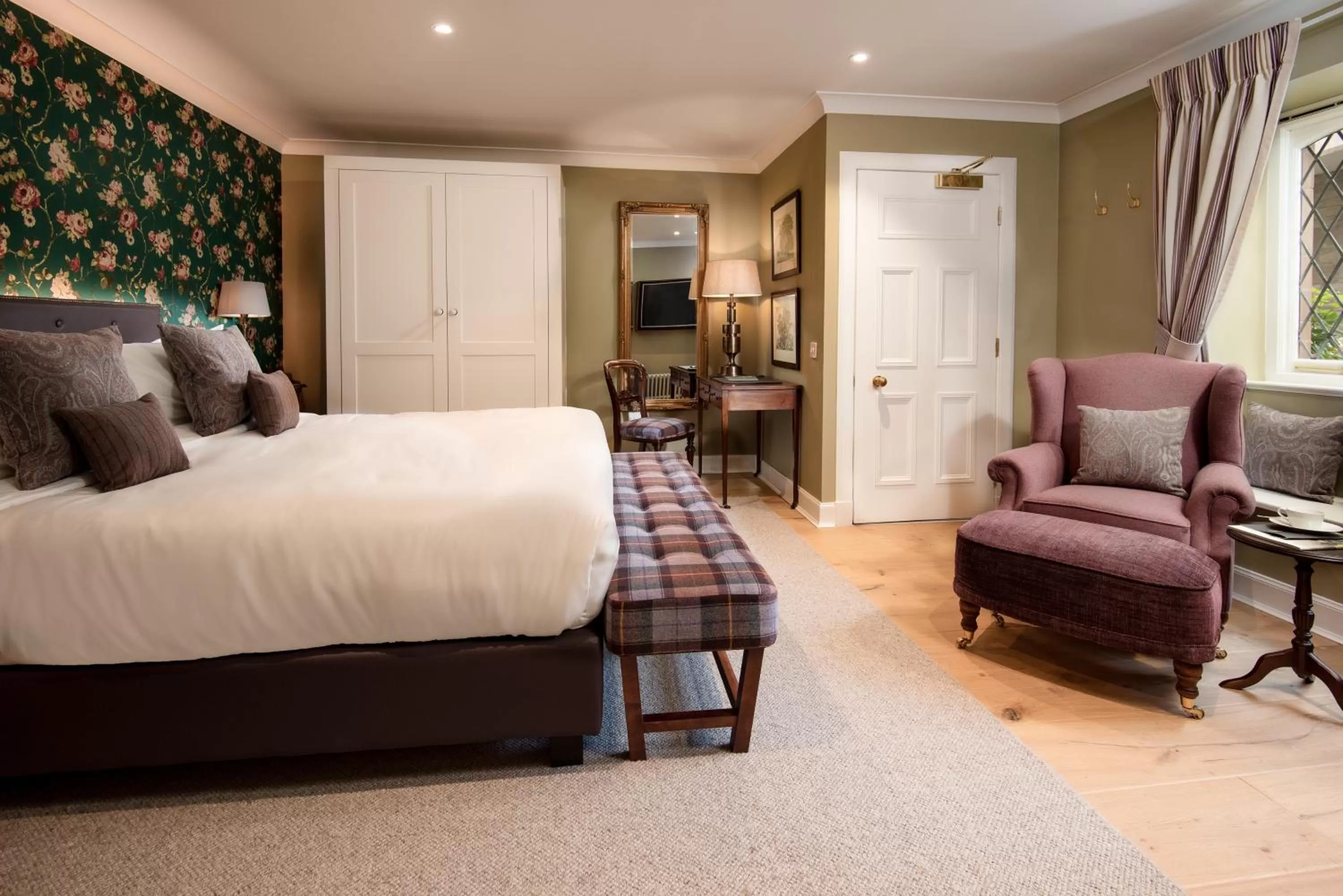 Photo of the whole room, Bed in SCHLOSS Roxburghe, part of Destination by Hyatt