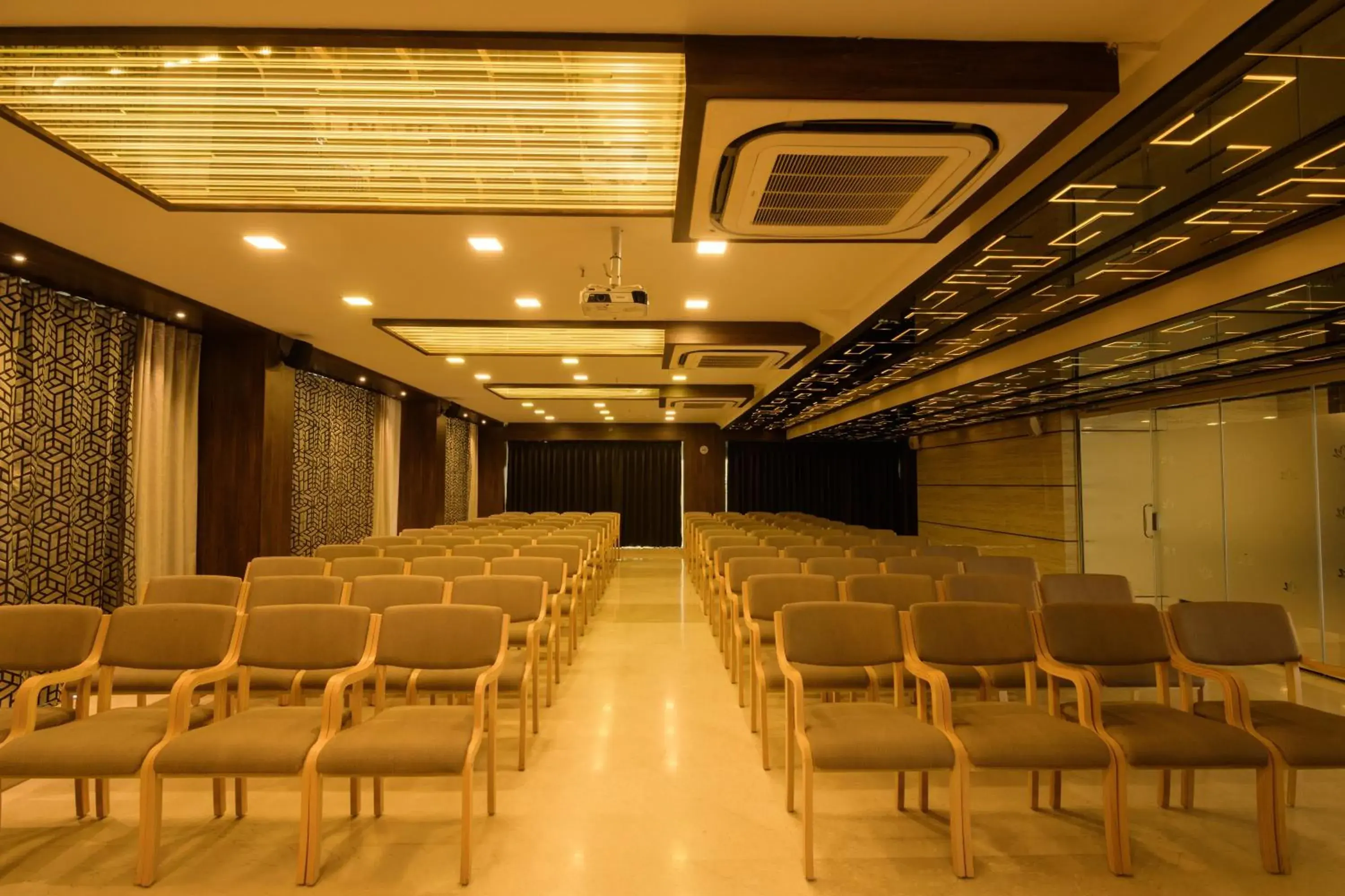 Banquet/Function facilities in Roopa Elite