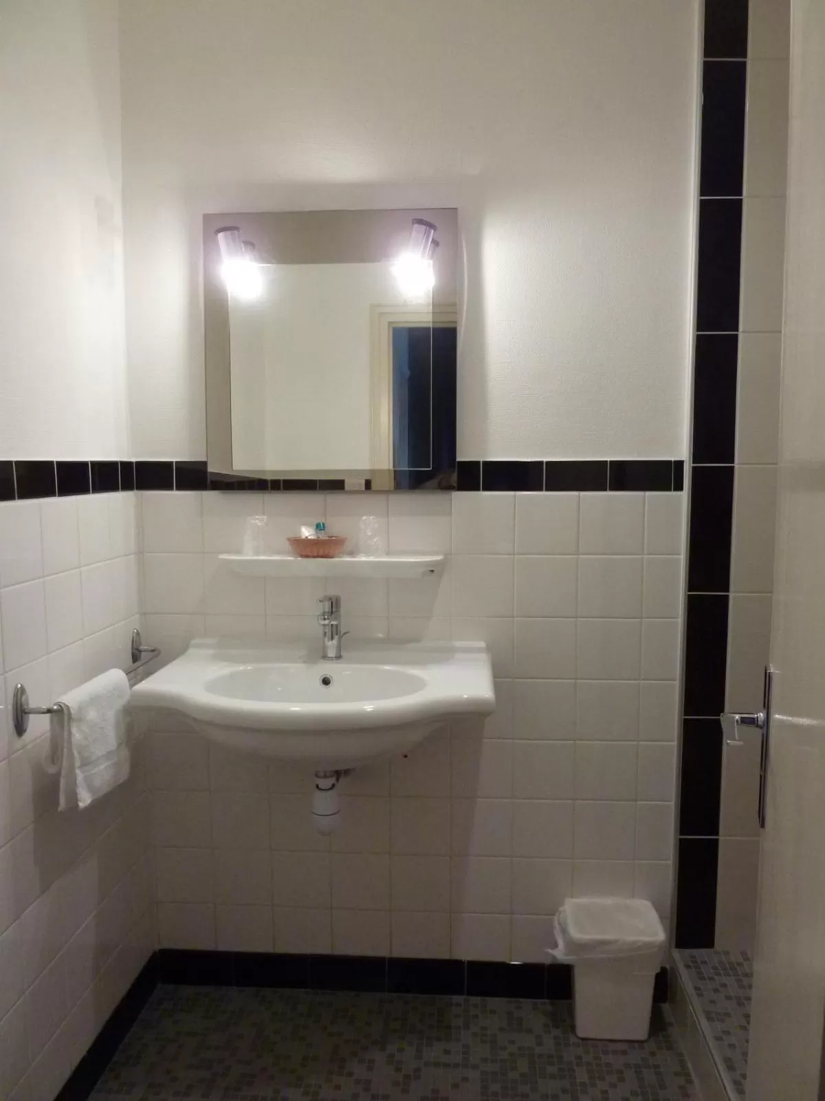 Shower, Bathroom in Les Jardins du Forez