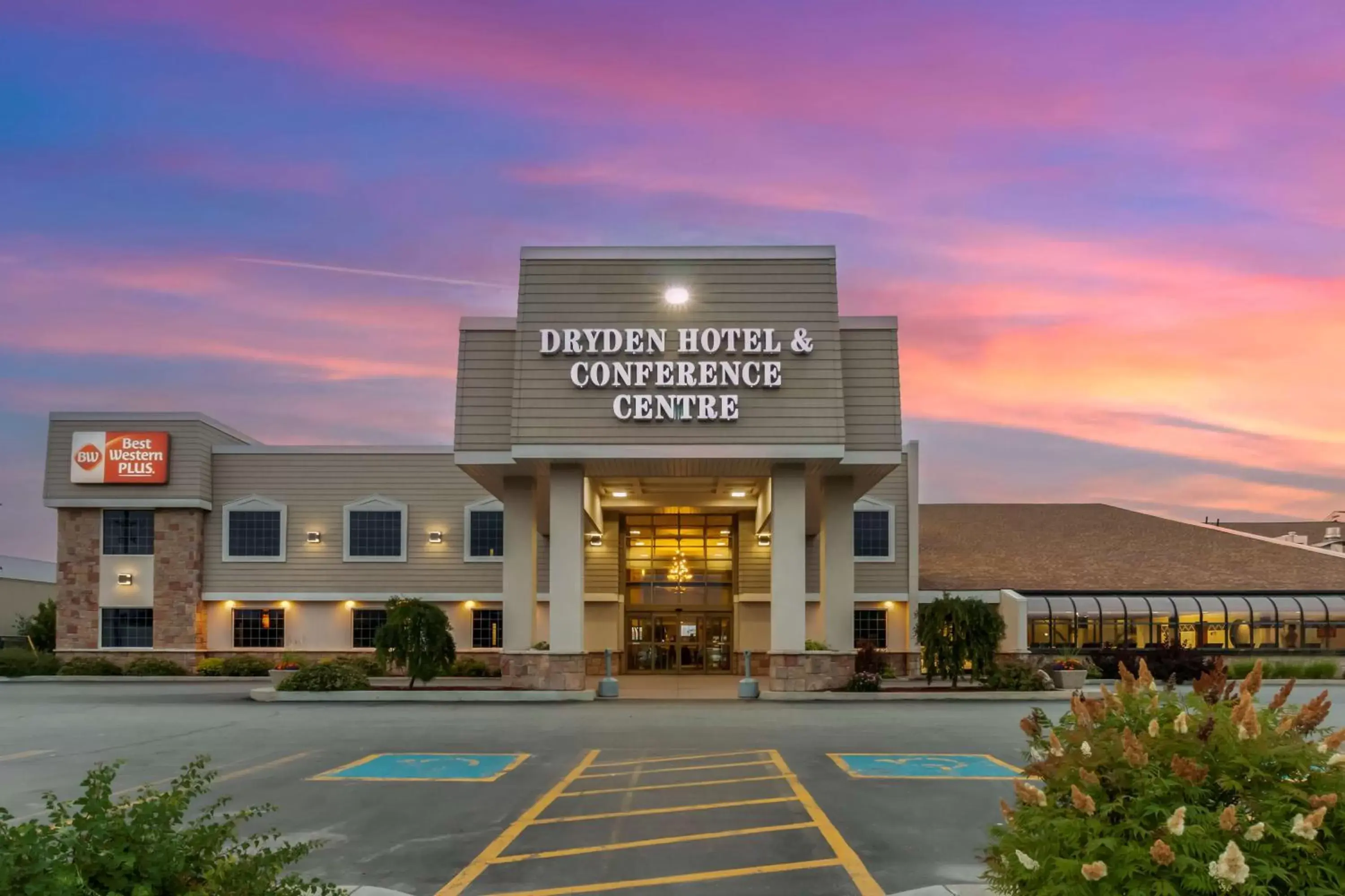 Property Building in Best Western Plus Dryden Hotel and Conference Centre