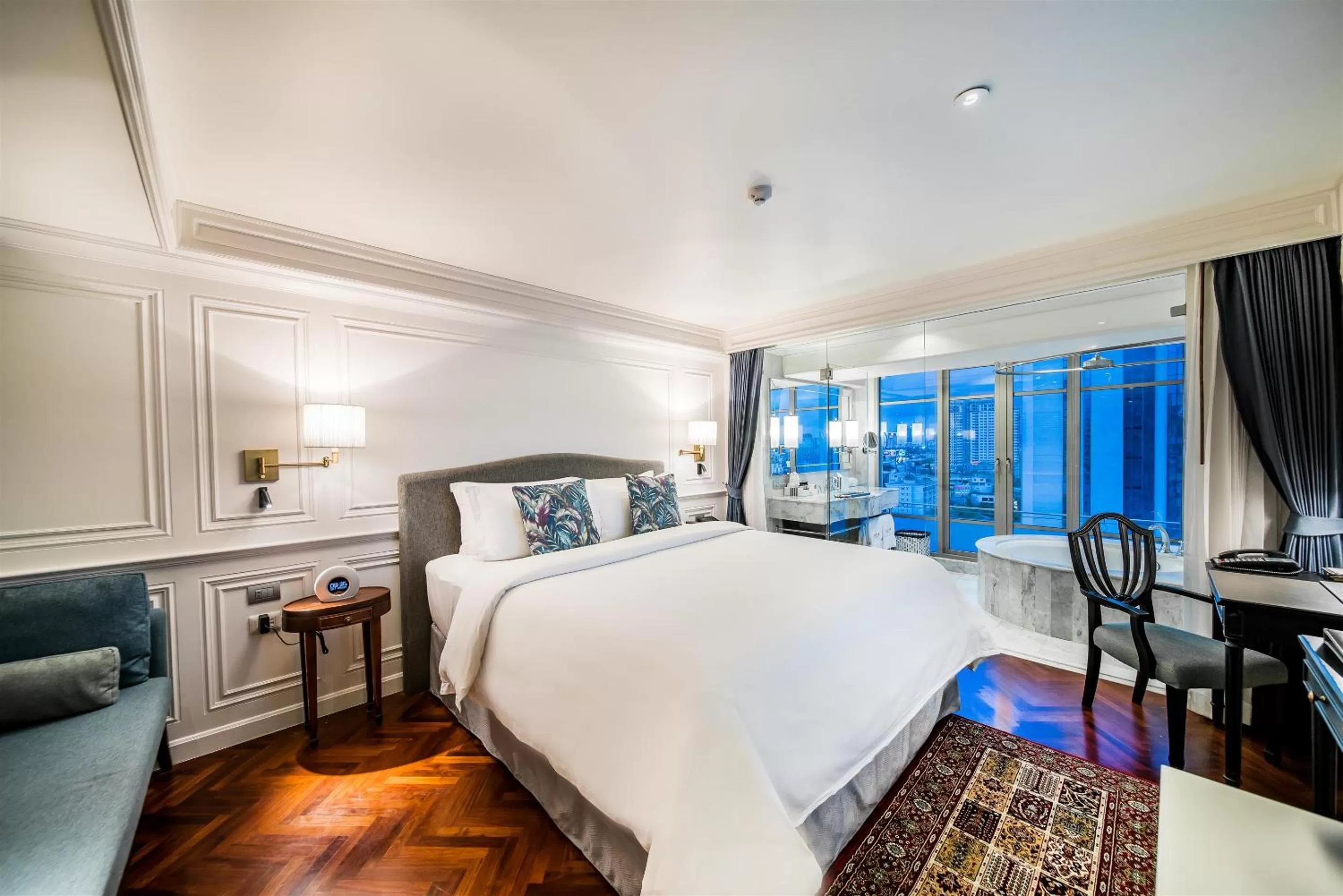 Bedroom, Bed in Akara Hotel