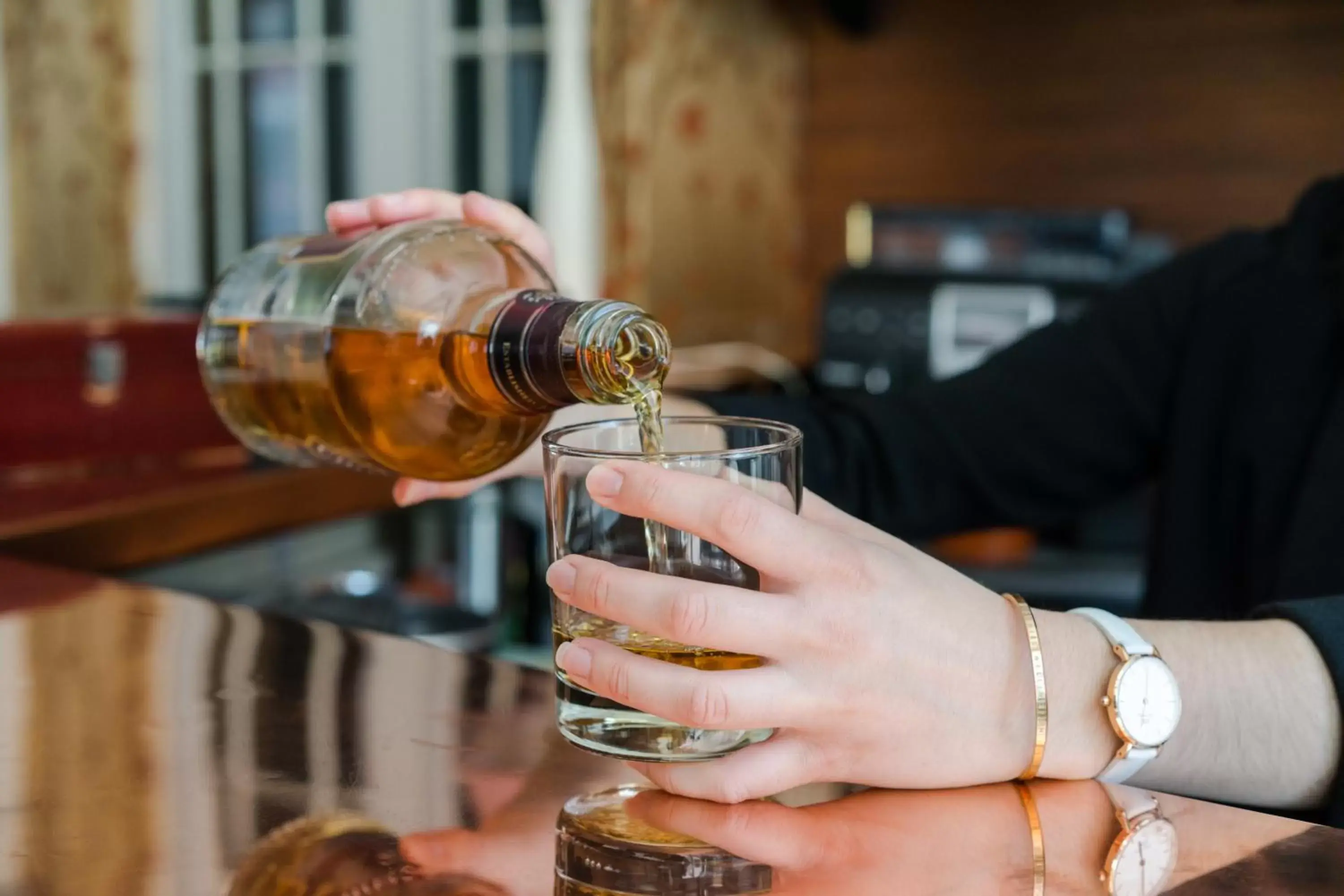 Lounge or bar in The Originals Boutique, Hôtel Terminus, Bourg-en-Bresse Gare Lounge or bar in The Originals Boutique, Hôtel Terminus, Bourg-en-Bresse Gare