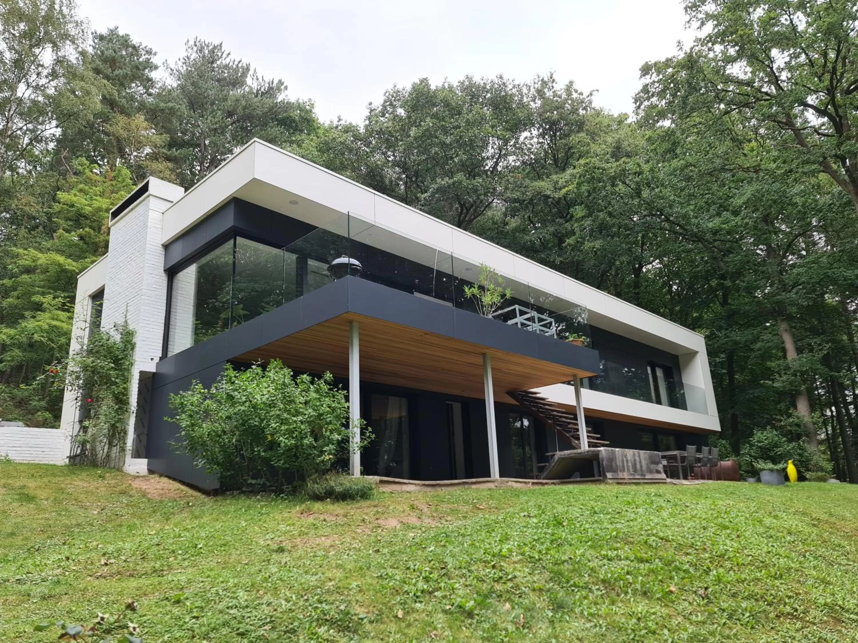 Property building in Villa Terlanen