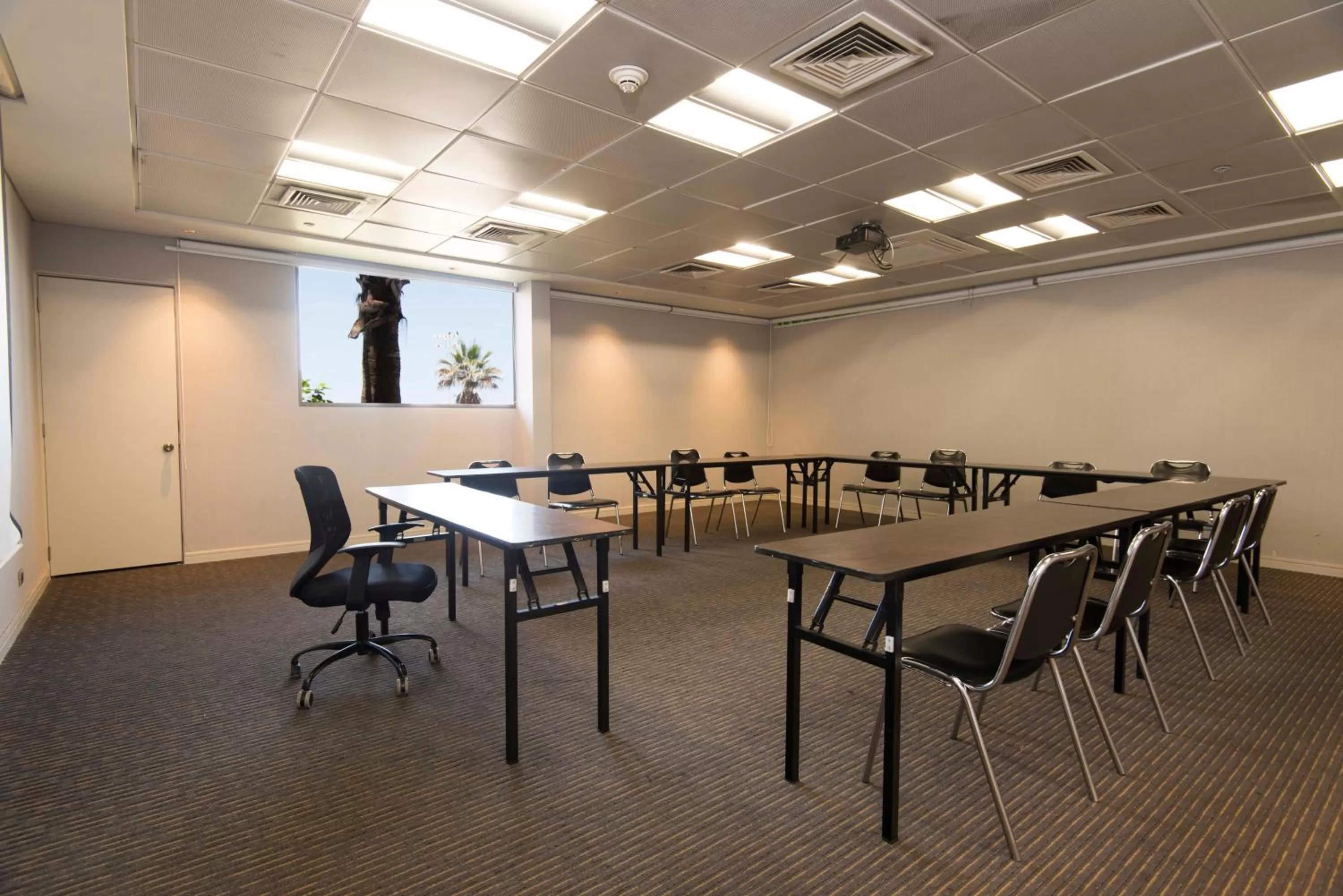 Meeting/conference room in Holiday Inn Express - Iquique by IHG