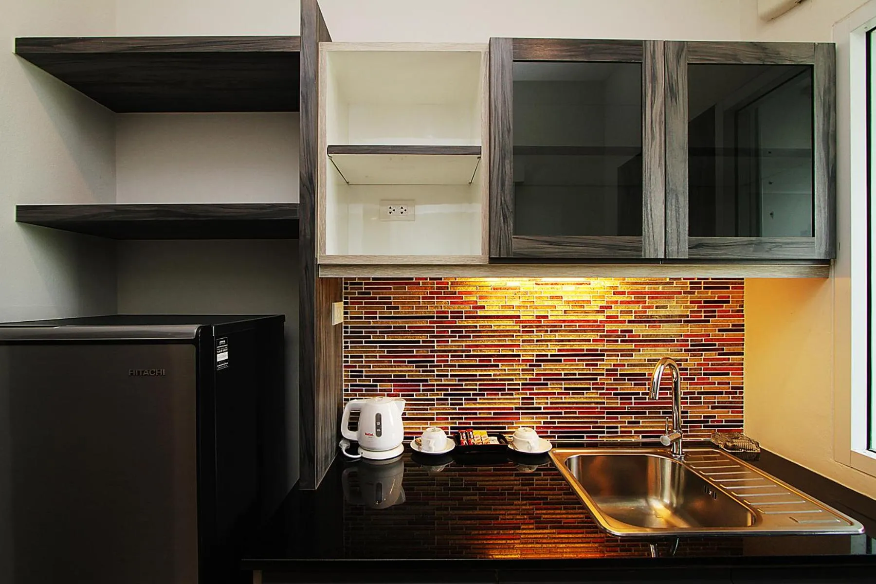 Kitchen or kitchenette in The Contrast i Hotel