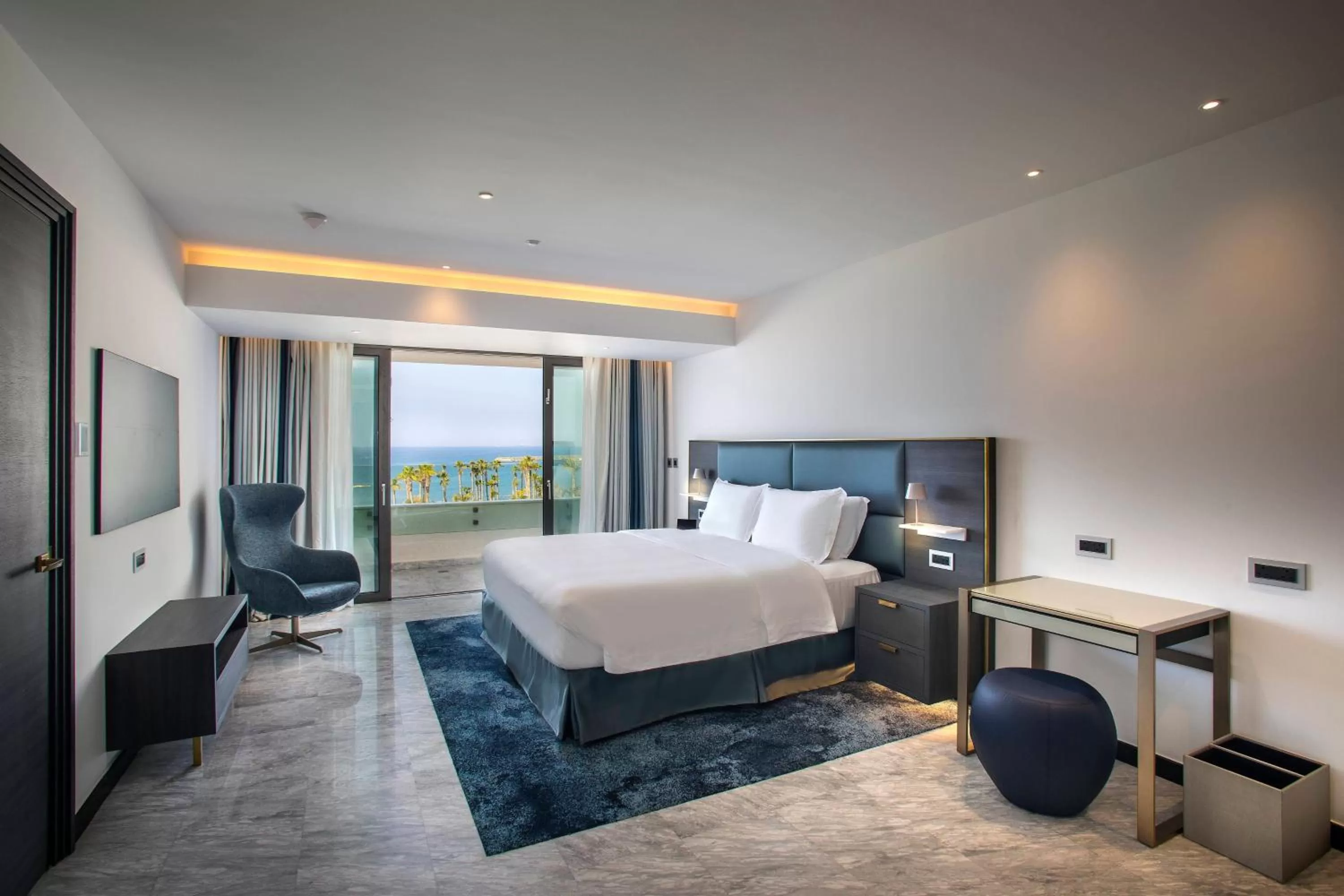 Bedroom, Bed in Parklane, a Luxury Collection Resort & Spa, Limassol