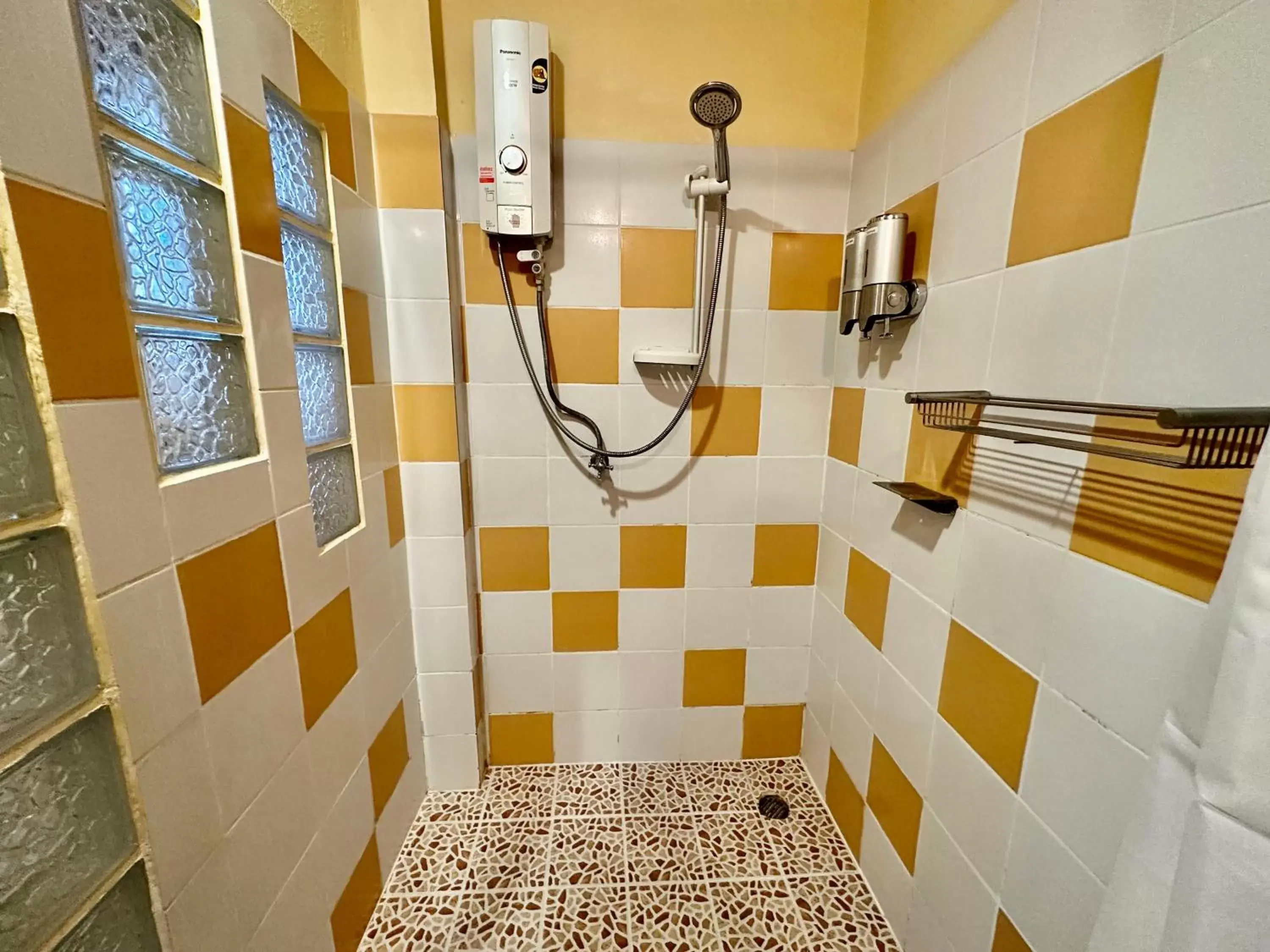 Shower, Bathroom in Pura Vida Pai Resort