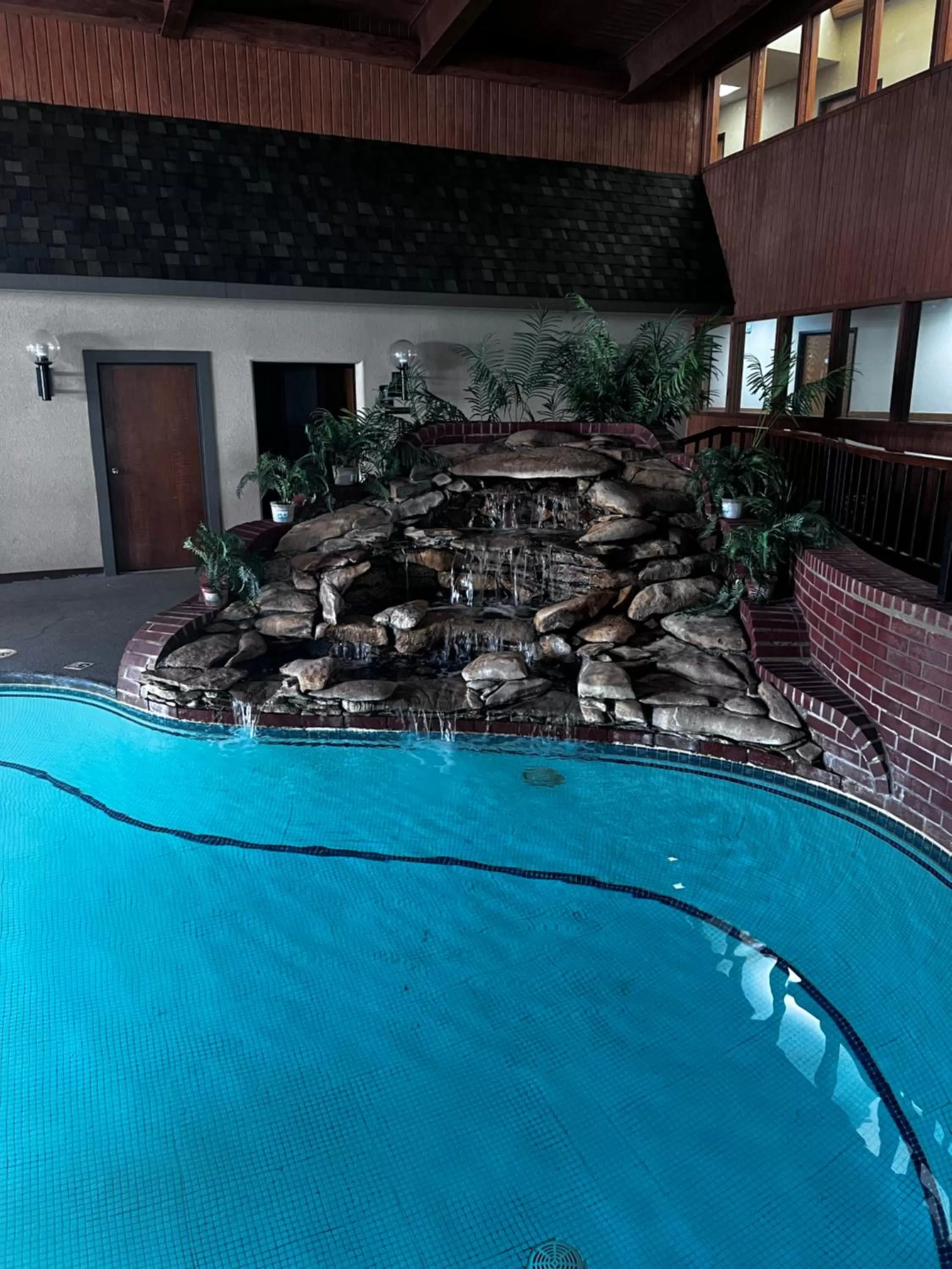 Swimming pool in Apple Tree Inn