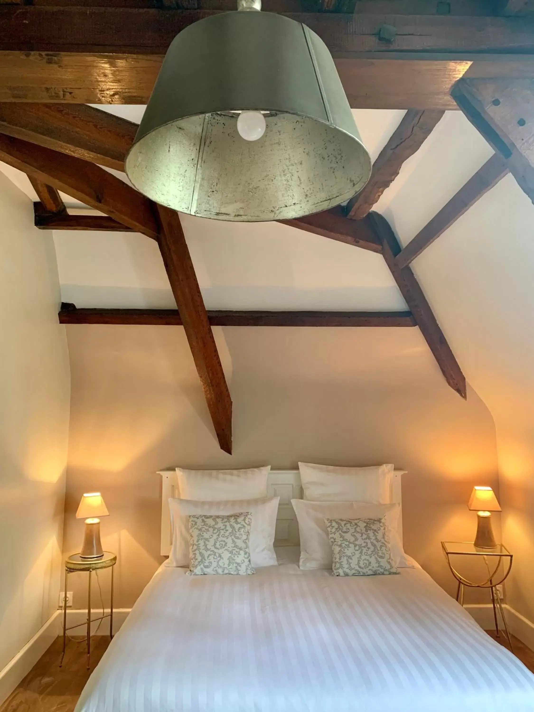 Queen Suite in LA MEFFRAIS 1741 Queen Suite in LA MEFFRAIS 1741