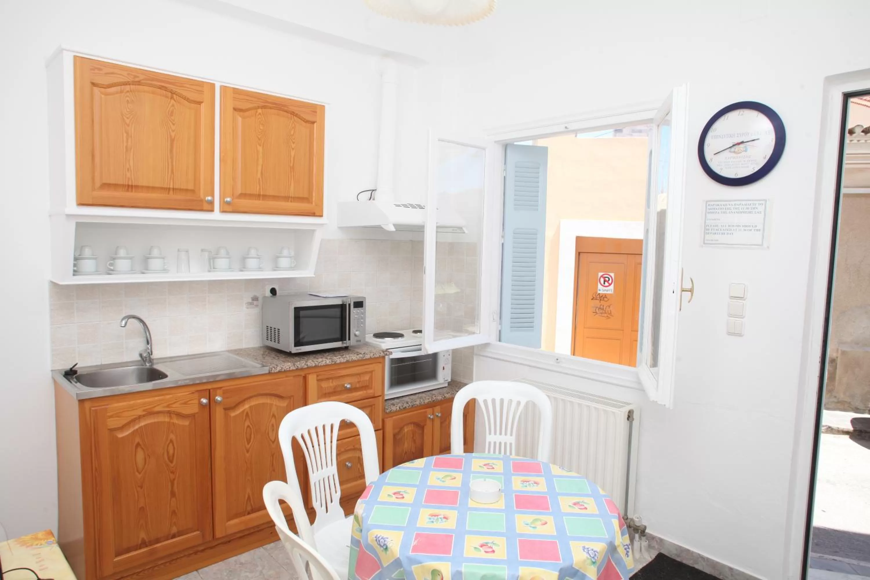 Kitchen or kitchenette in Afroditi Syros