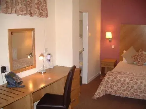 Bedroom in Ely House Hotel