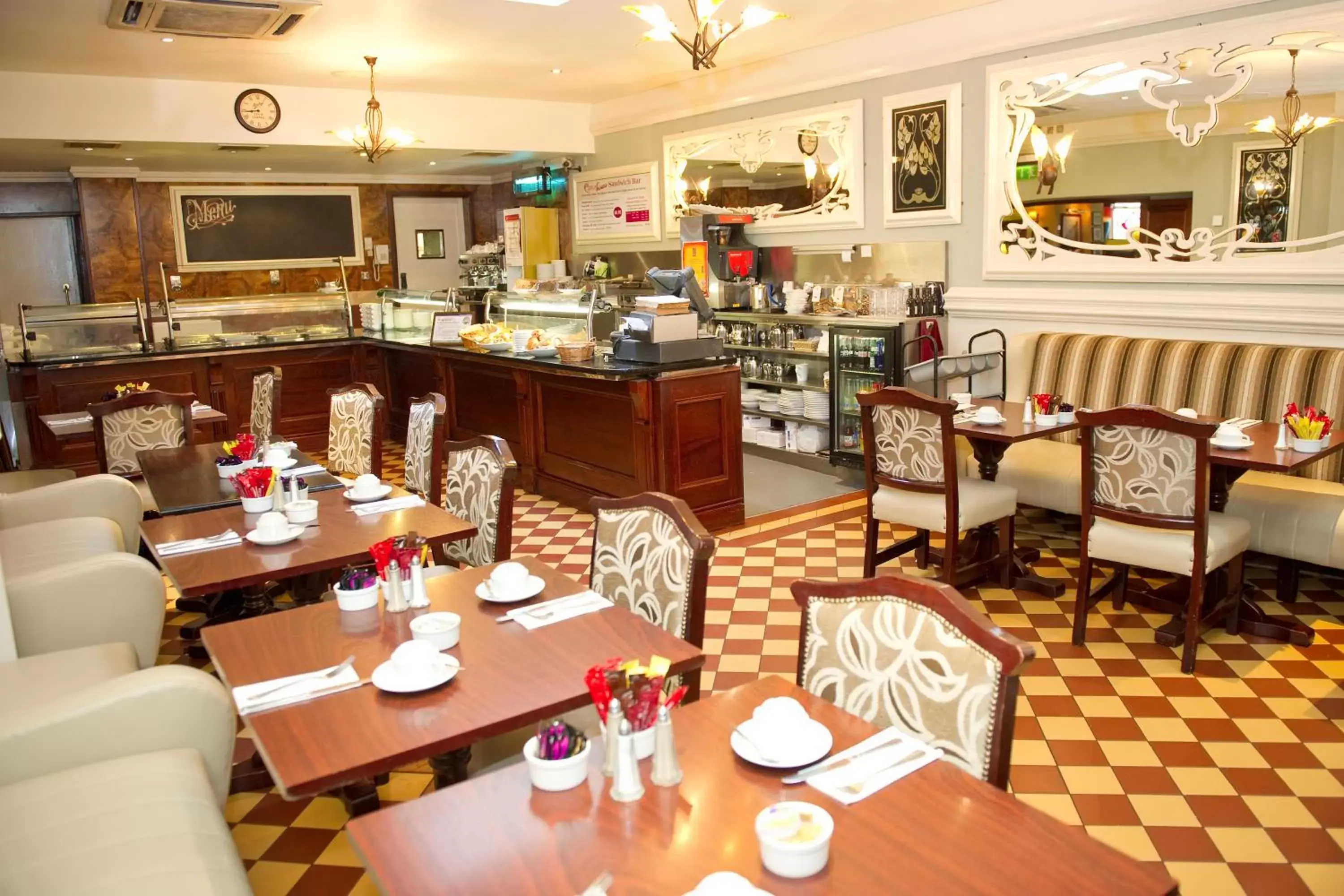 Restaurant/Places to Eat in Headfort Arms Hotel