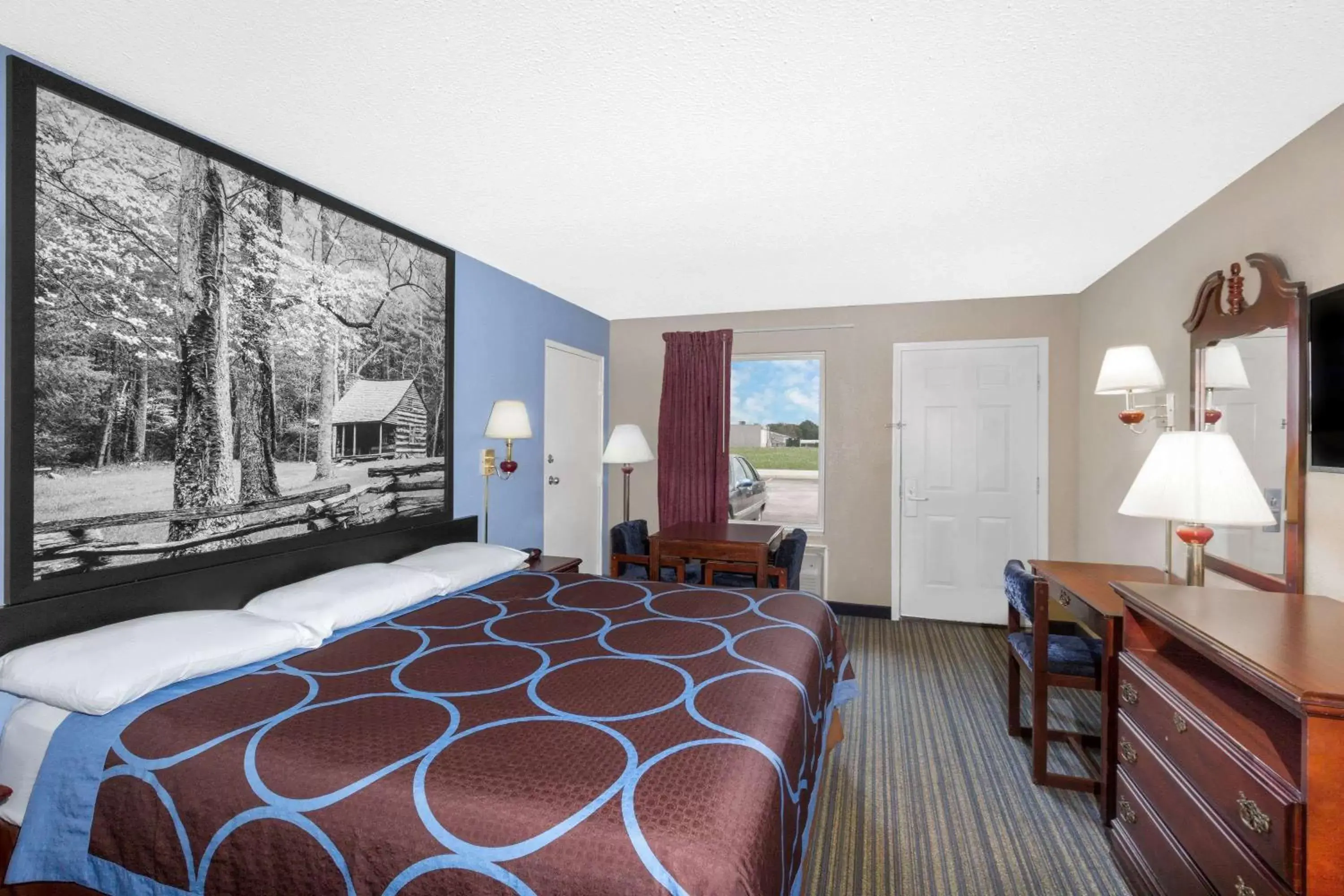 Photo of the whole room in Super 8 by Wyndham Whiteville