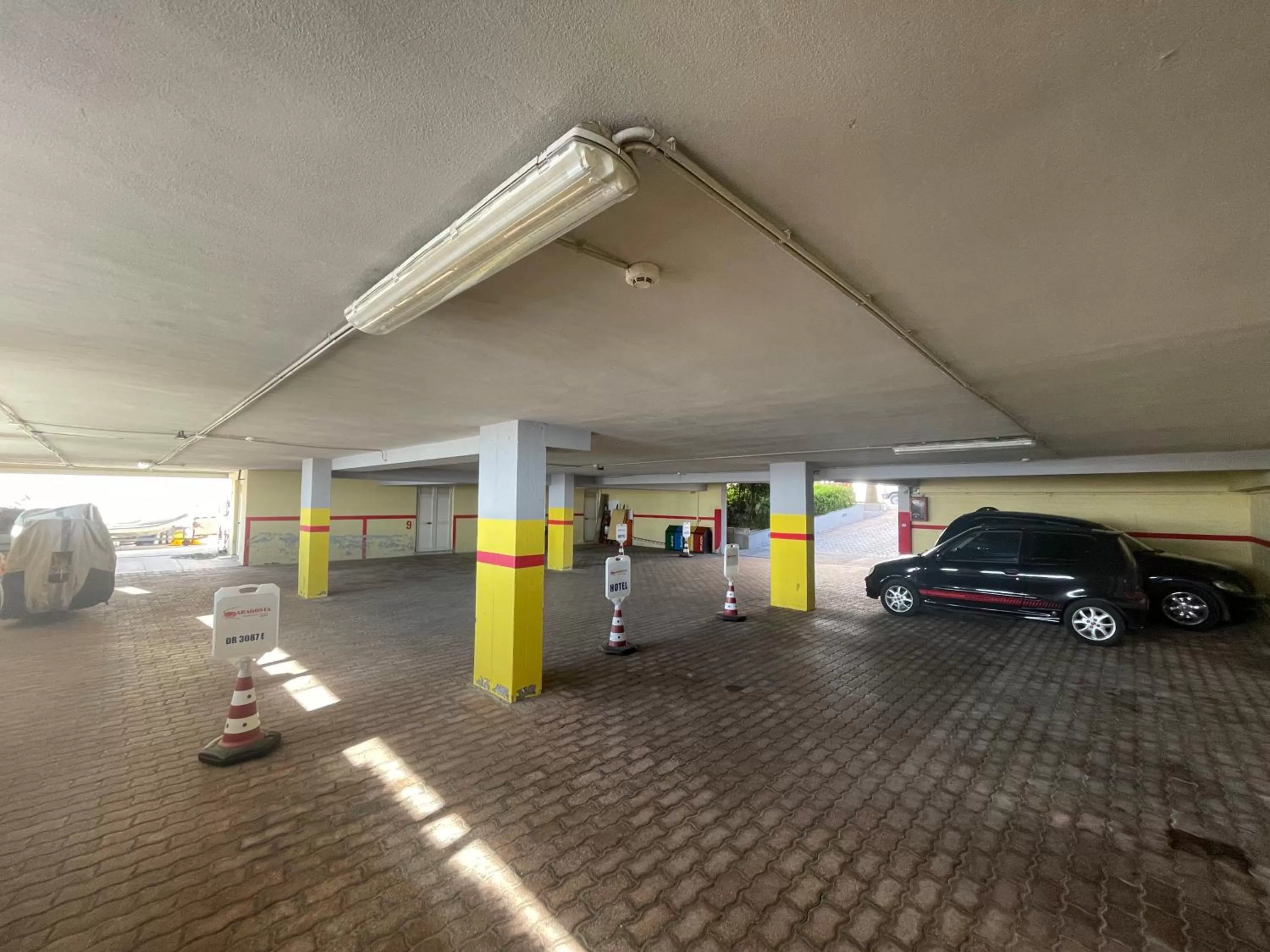 Parking in Aragosta Hotel