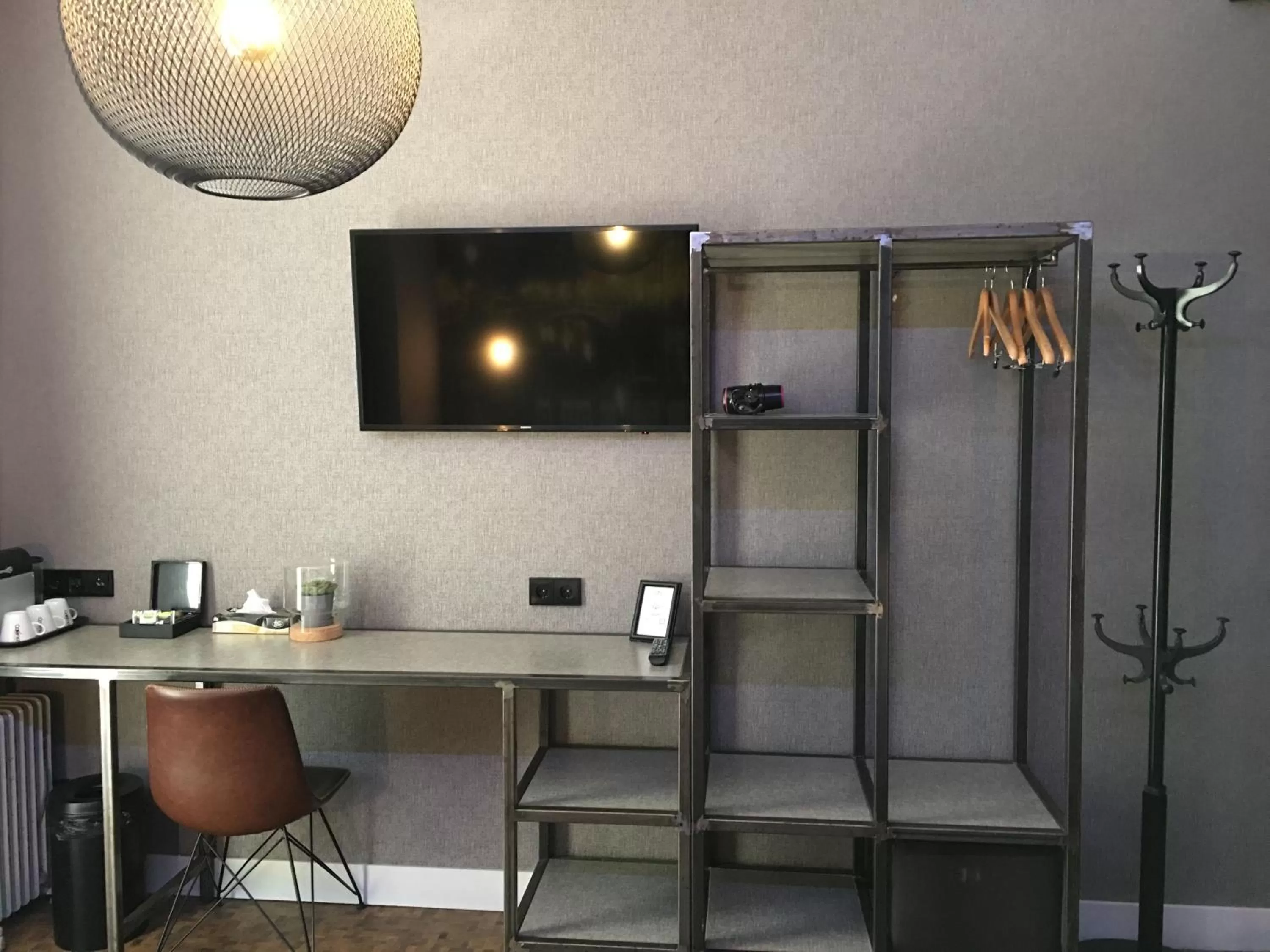 Communal lounge/ TV room in Hotel Mosaic City Centre