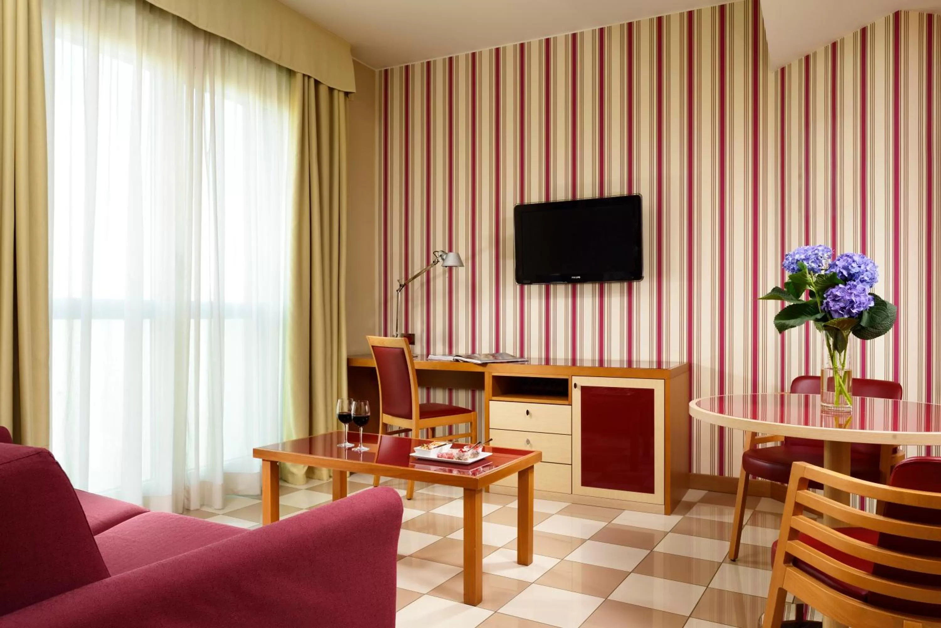 Seating area in UNA Hotels The One Milano Hotel & Residence