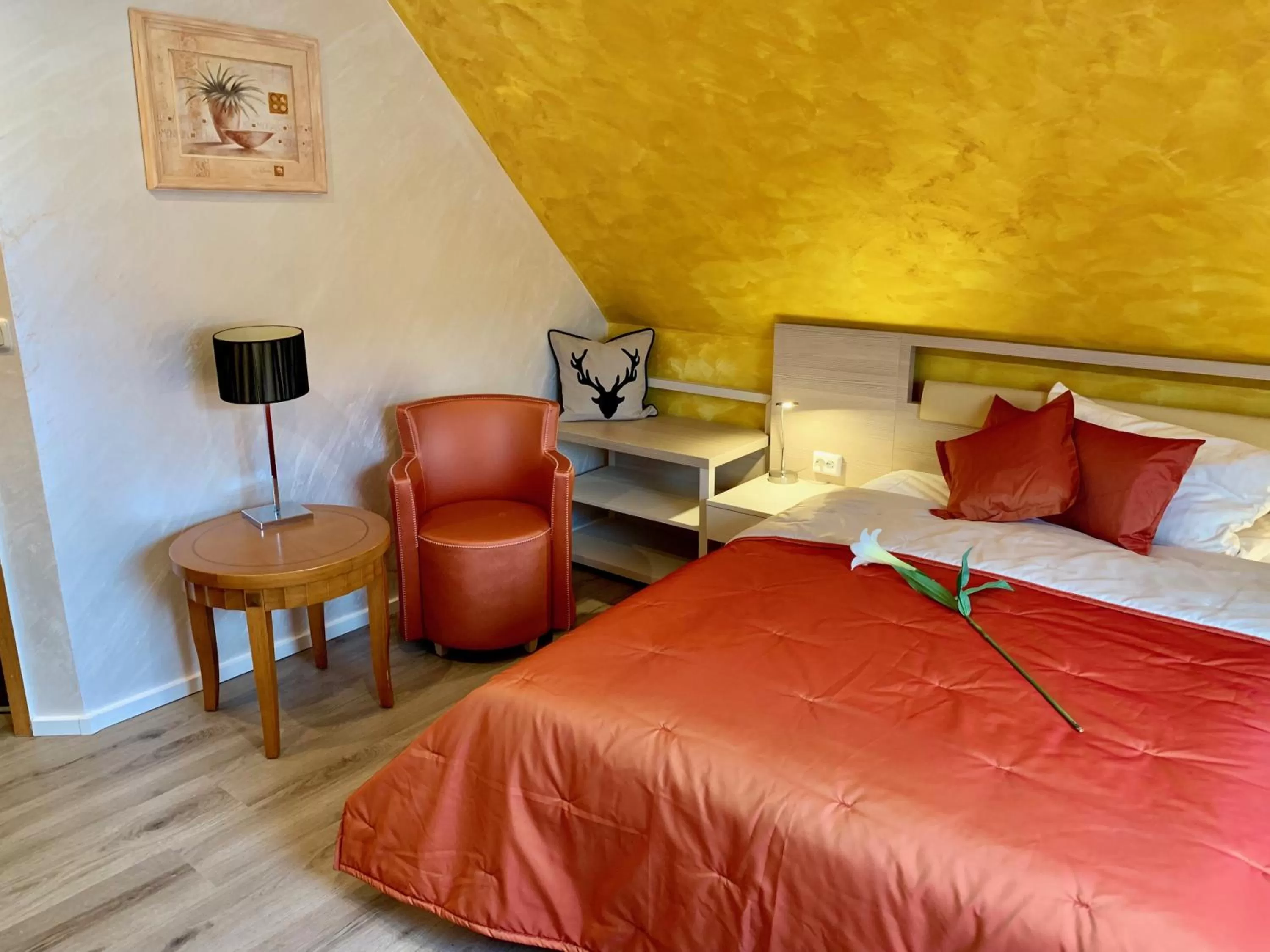 Photo of the whole room, Bed in Boutique Hotel Goldene Henne