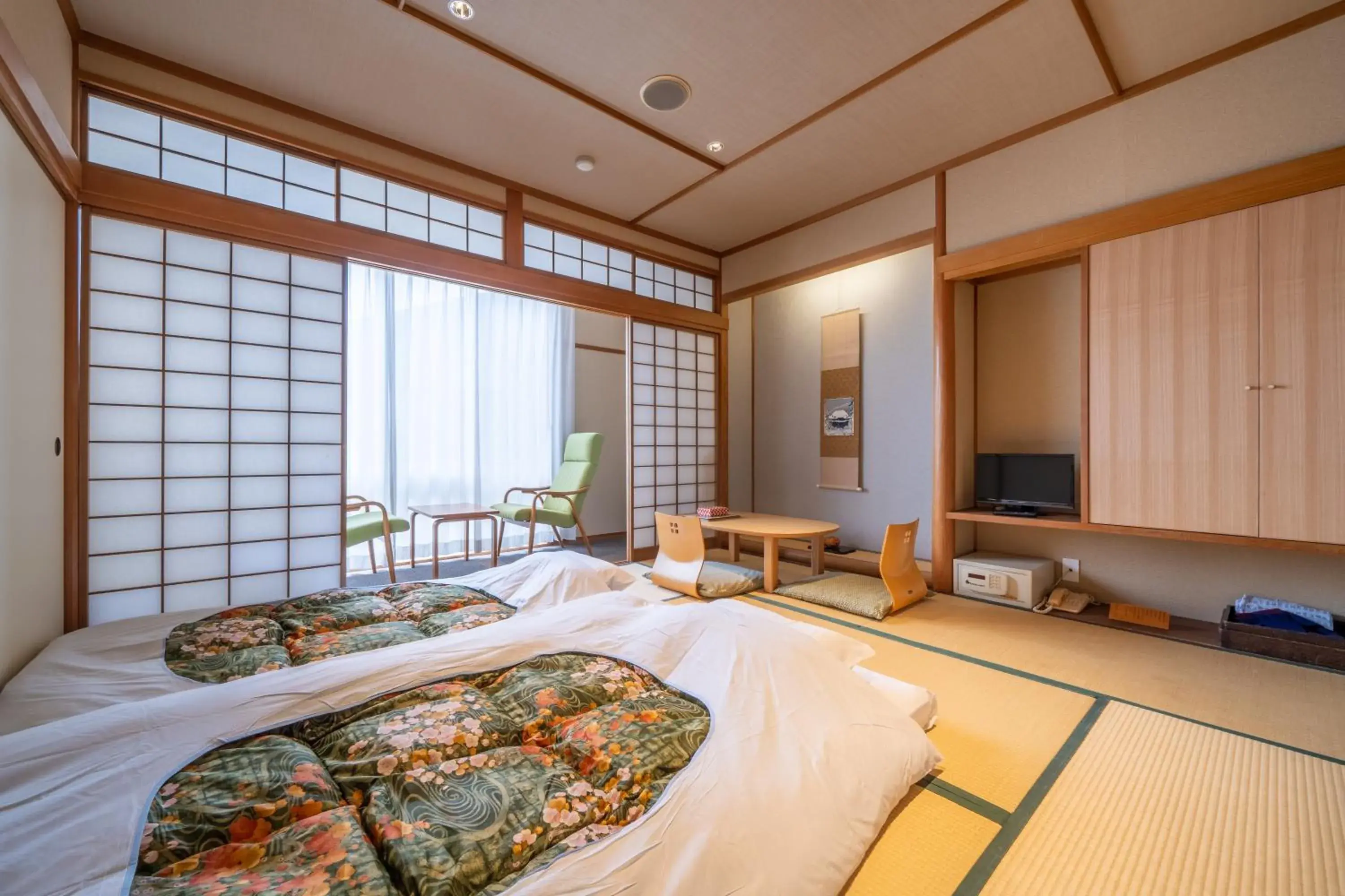 Photo of the whole room, Bed in Ryokan Ryokufuso