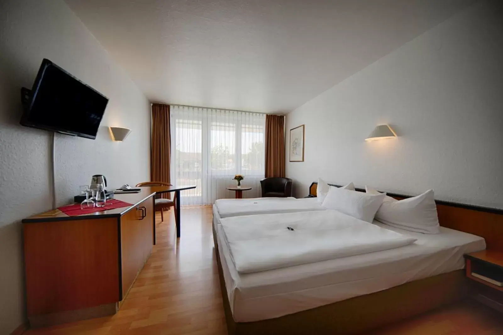 Bedroom, Bed in Comfort Hotel Bernau