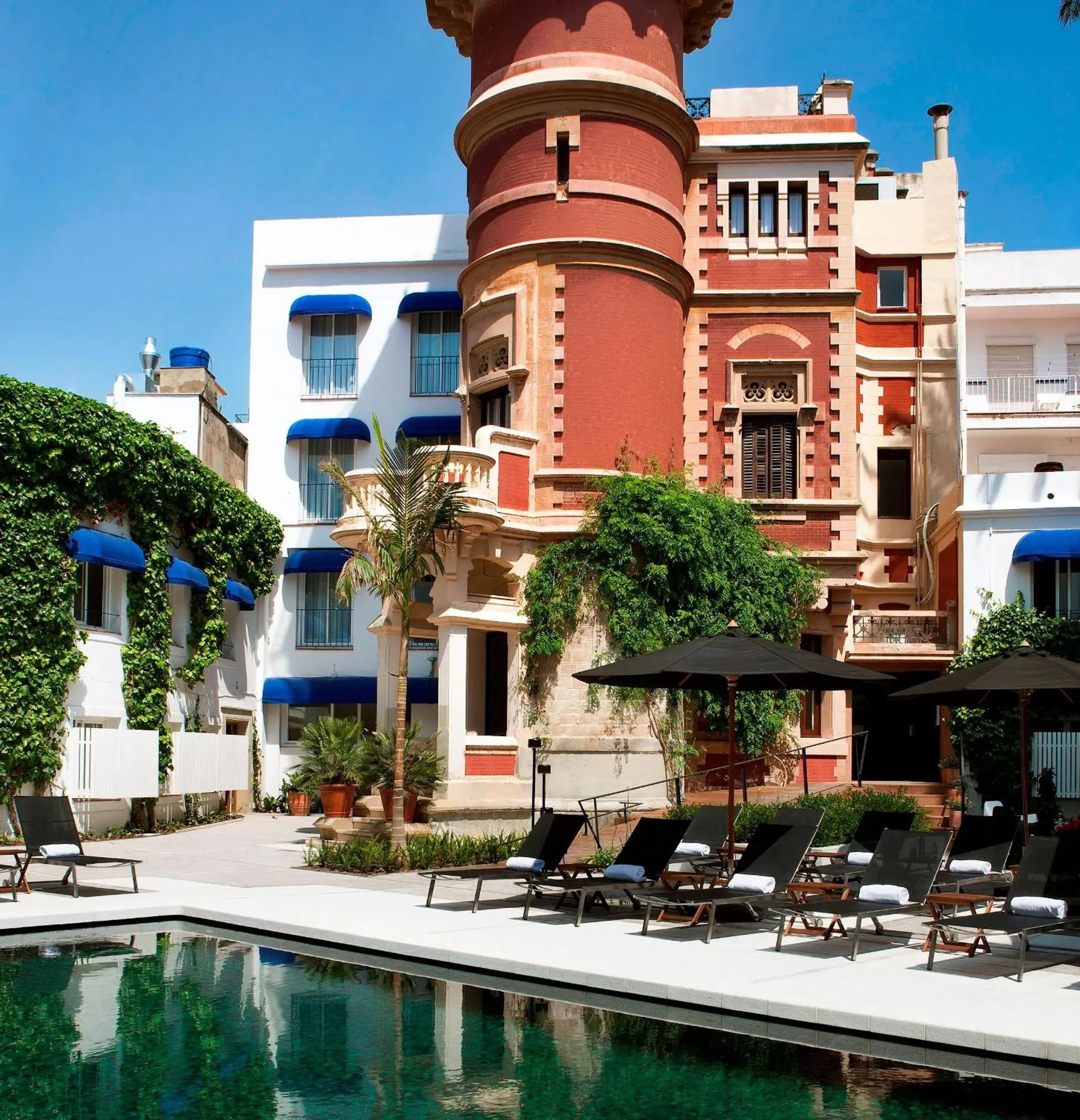 Facade/entrance, Property Building in Hotel Medium Sitges Park