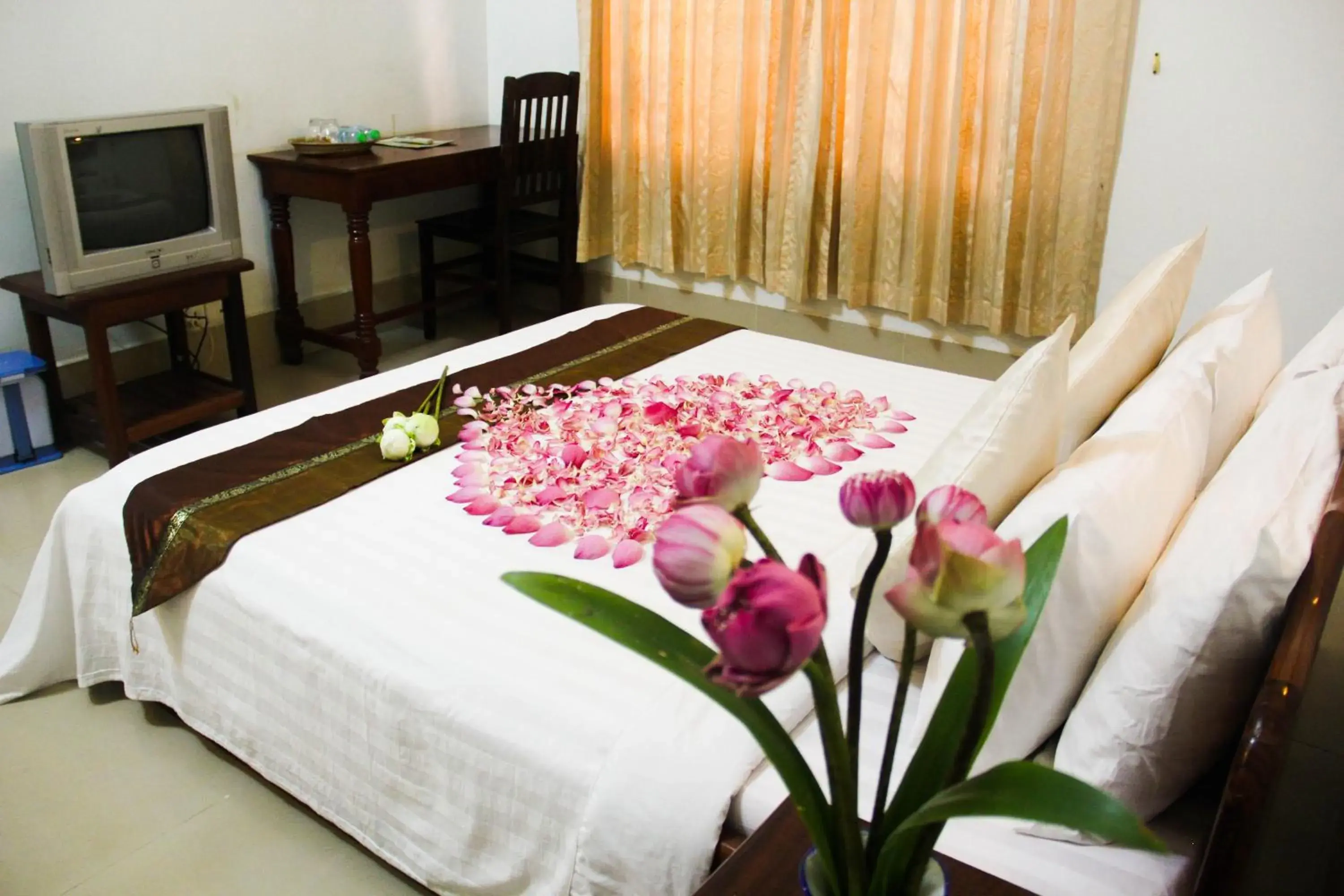 Bedroom, Bed in Tropical Breeze Guesthouse