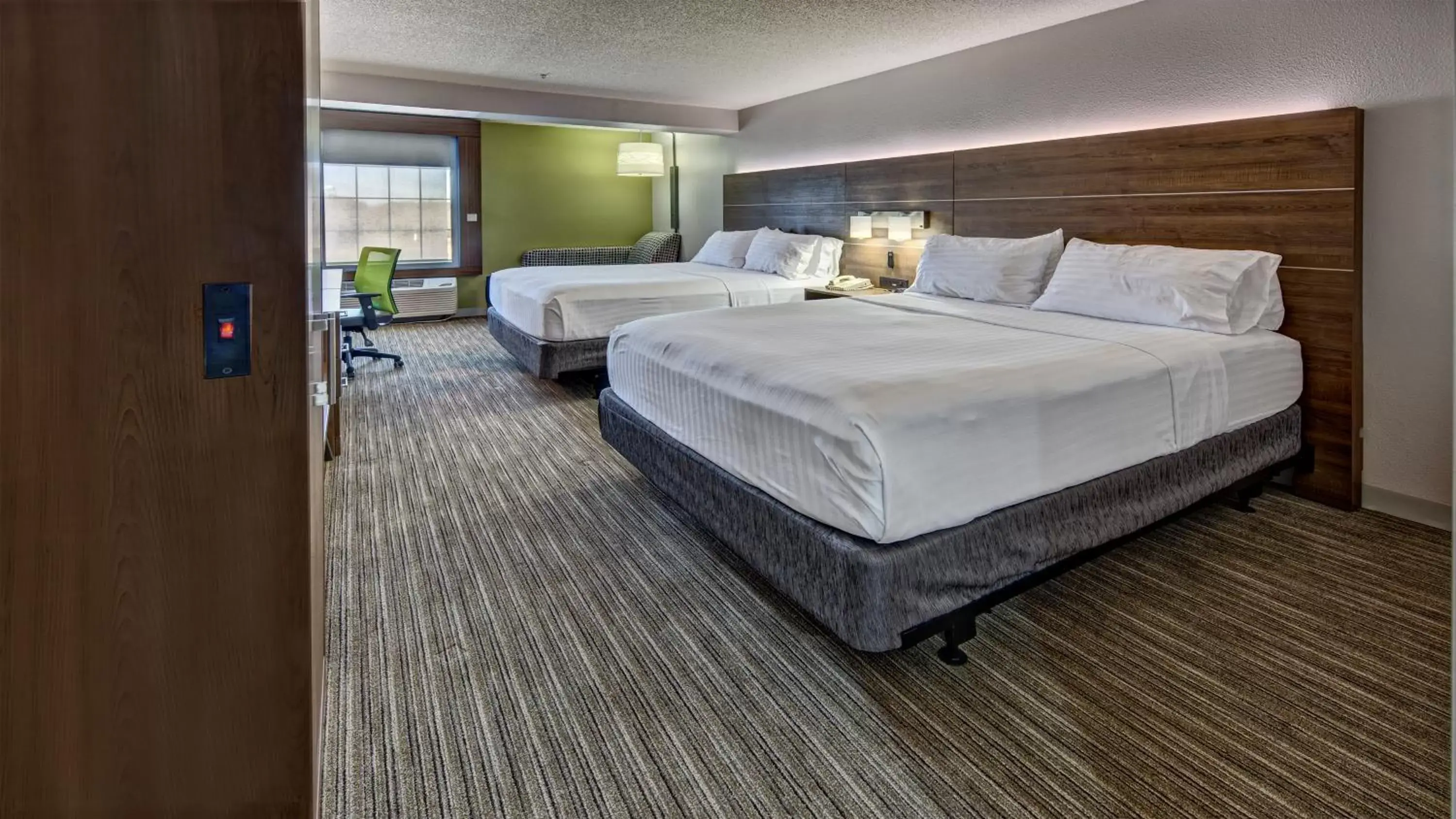 Photo of the whole room, Bed in Holiday Inn Express & Suites Crossville, an IHG Hotel