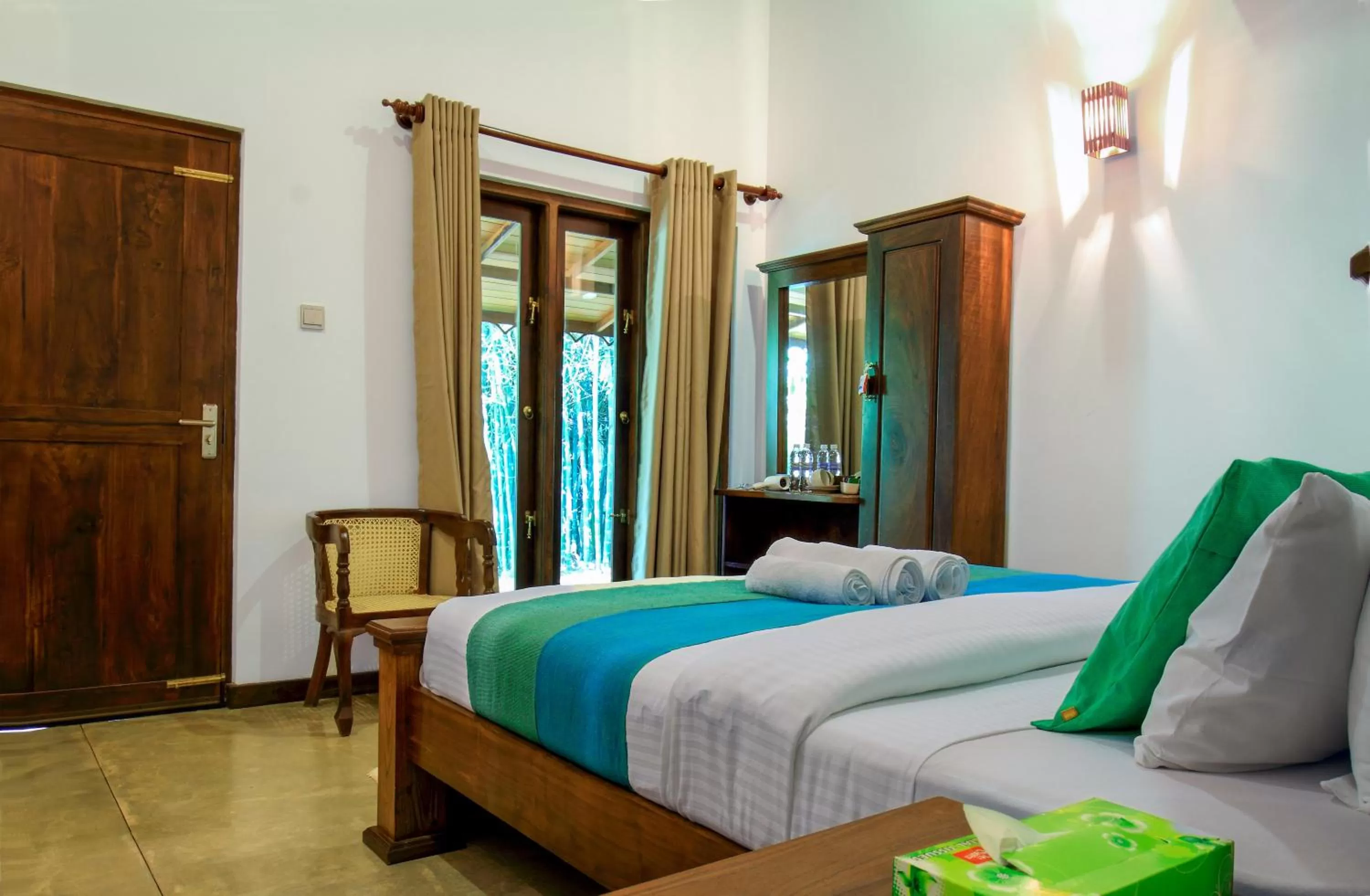 Photo of the whole room, Bed in The Green Edge