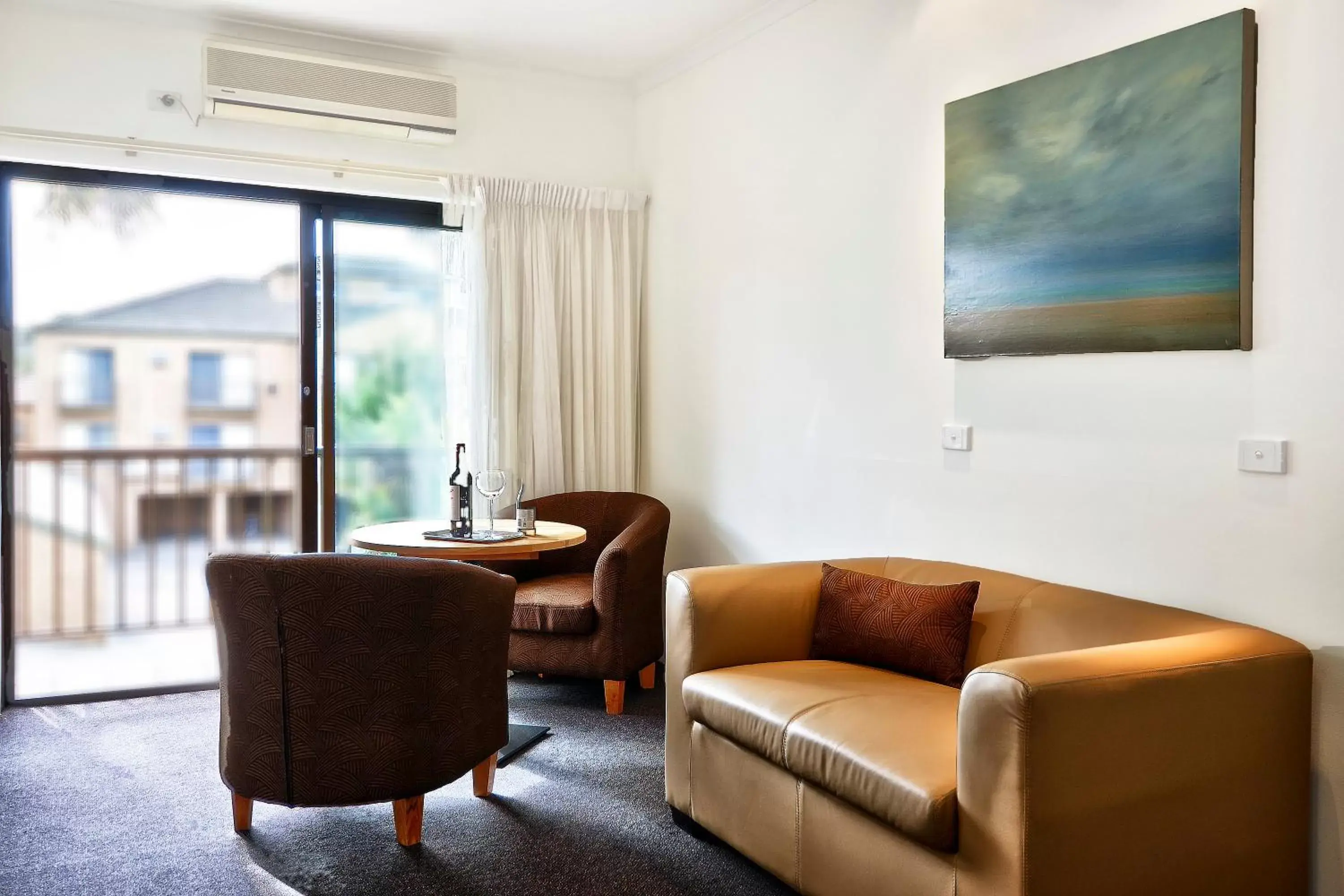 Photo of the whole room, Seating Area in BEST WESTERN Geelong Motor Inn & Serviced Apartments