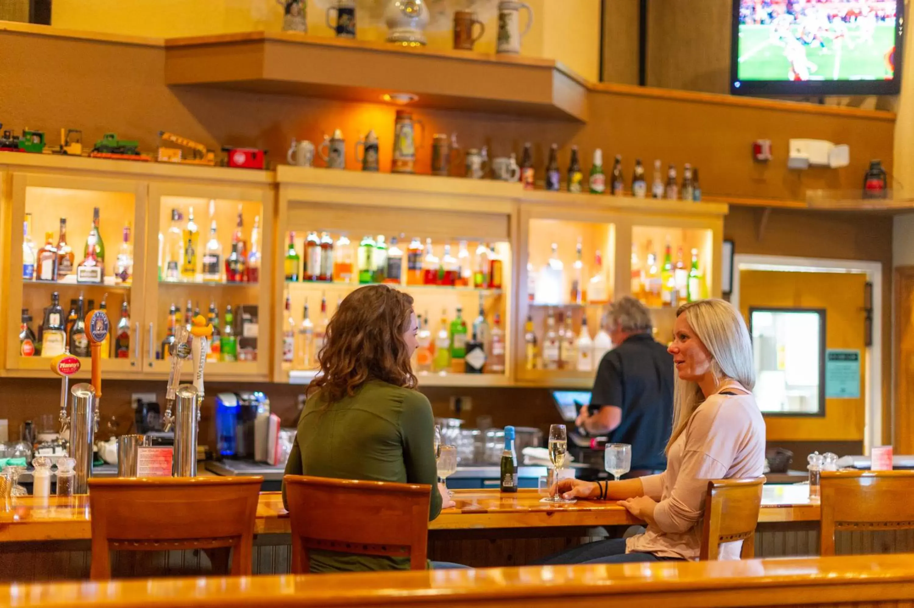 Staff, Lounge/Bar in Icicle Village Resort