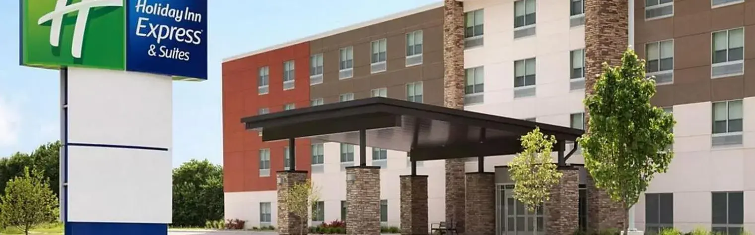 Property Building in Holiday Inn Express & Suites Waynesboro East