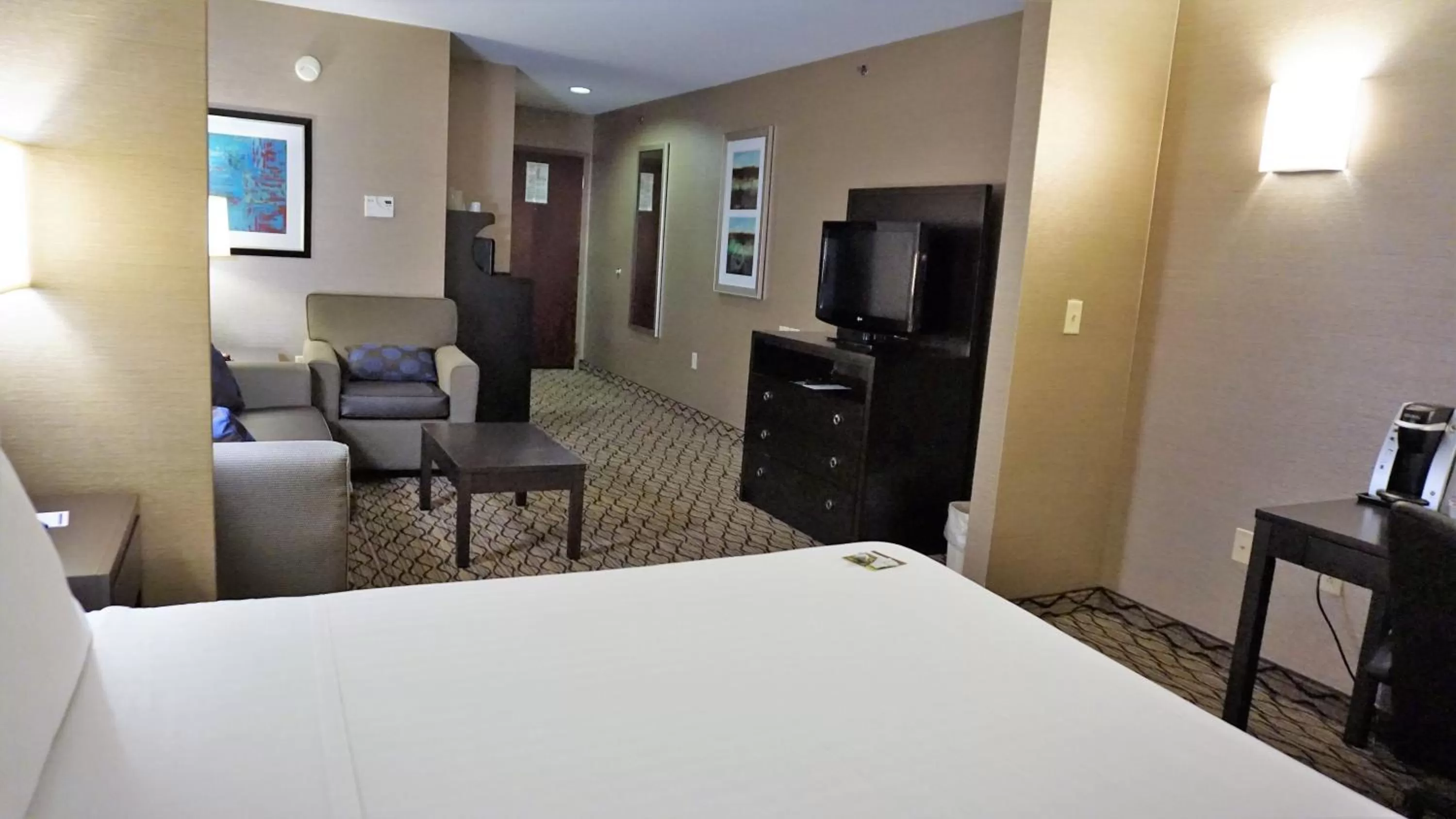 Bedroom, Bed in Holiday Inn Express & Suites Gibson by IHG