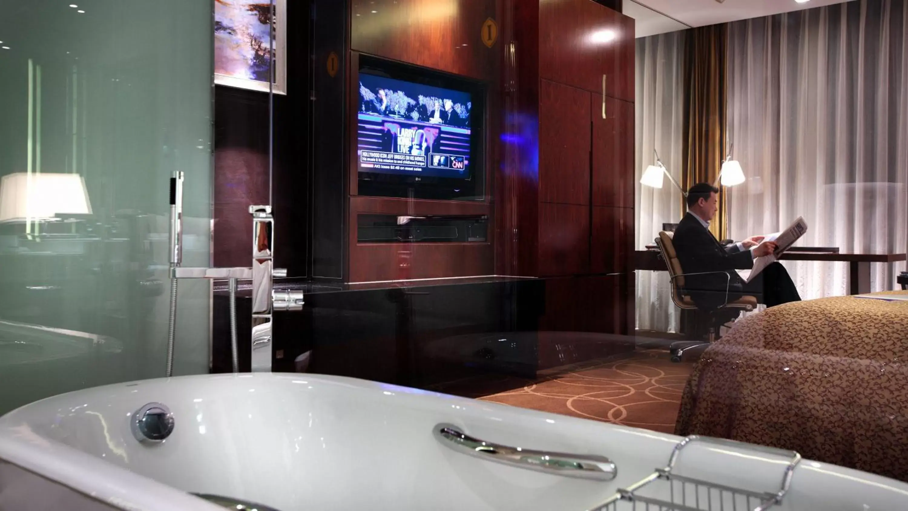 Photo of the whole room, Bathroom in InterContinental Nanjing, an IHG Hotel