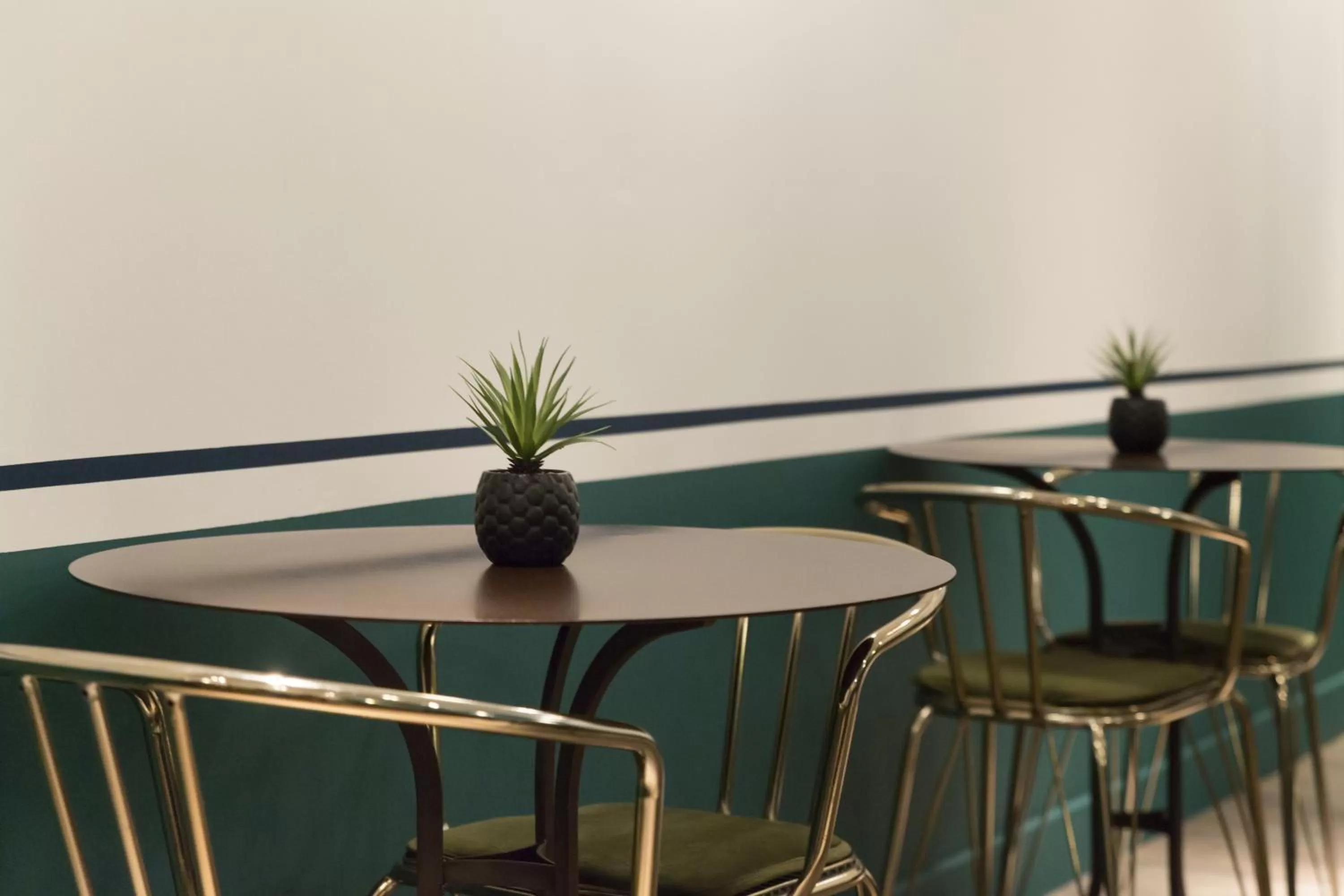 Restaurant/places to eat in Petit Palace Canalejas Sevilla