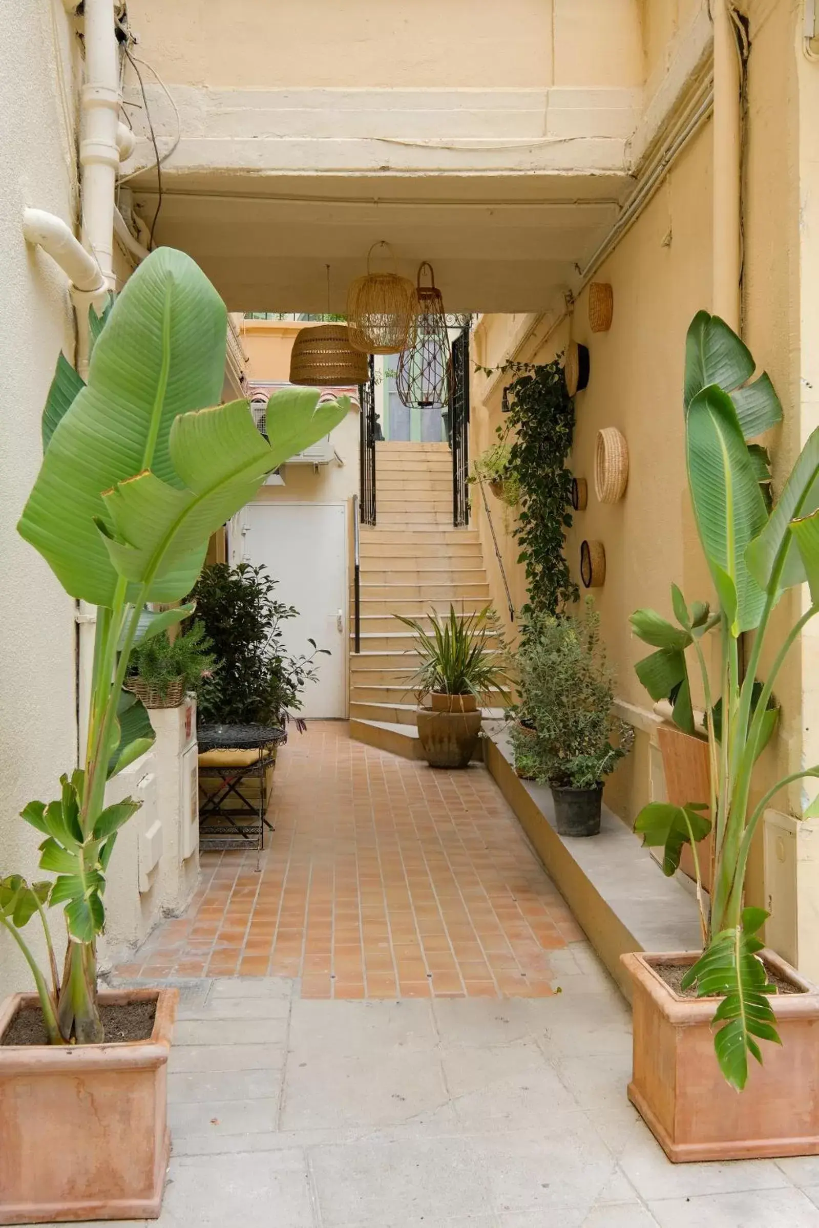 Facade/entrance in Hôtel de France, un hôtel AMMI