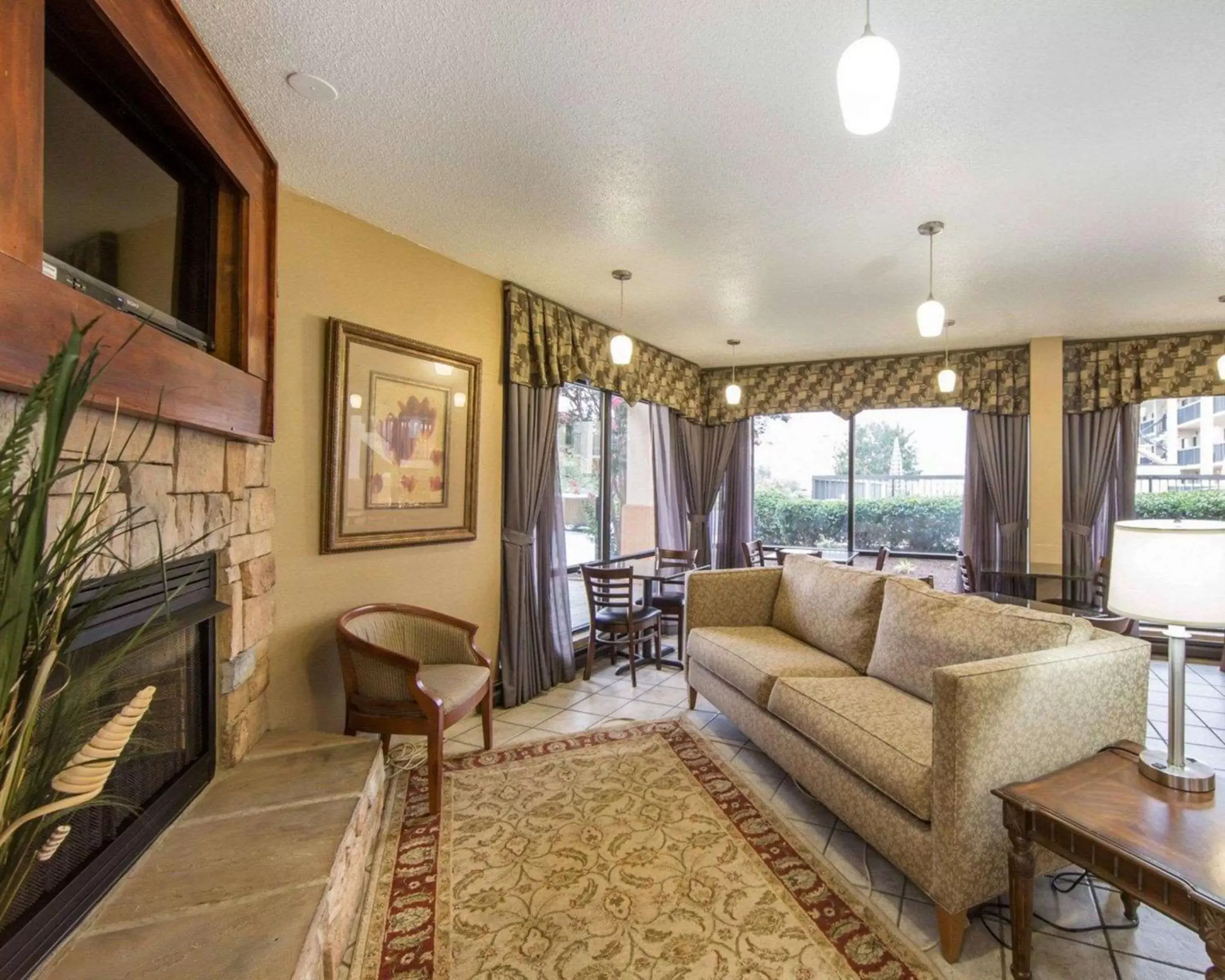 Lobby or reception, Seating Area in Quality Inn Merchants Drive