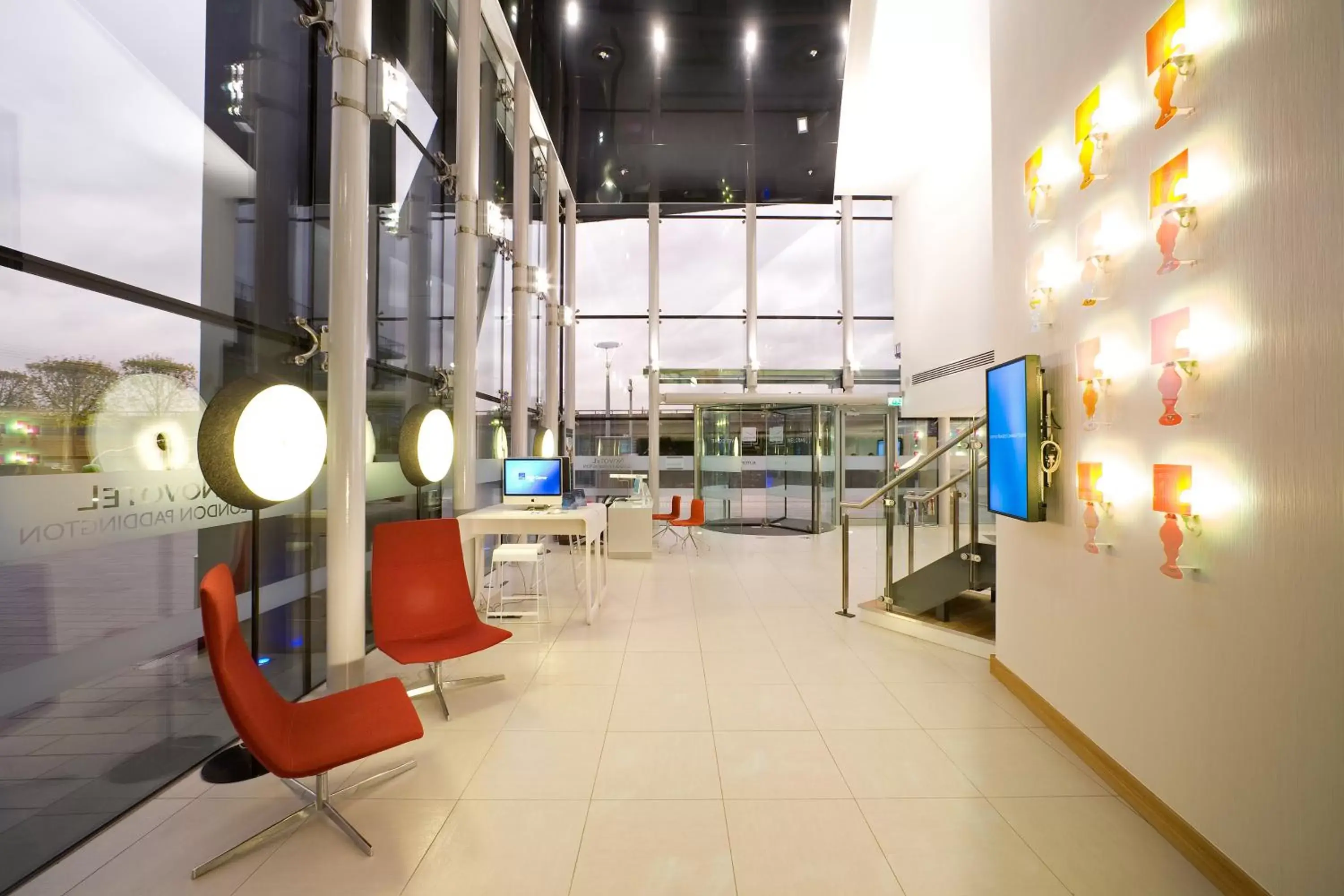 TV and multimedia, TV/Entertainment Center in Novotel London Paddington