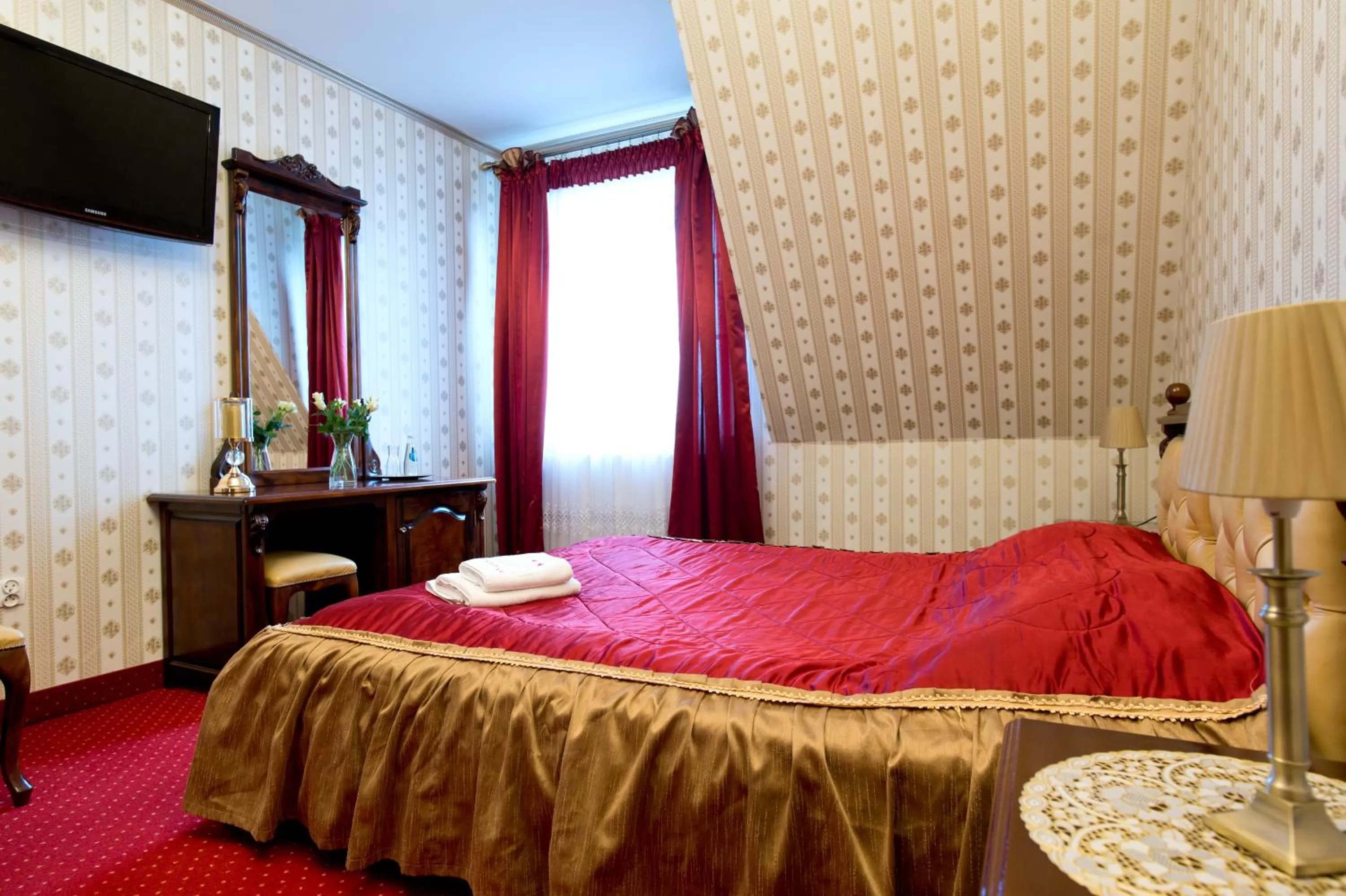 Photo of the whole room, Bed in Hotel Campari