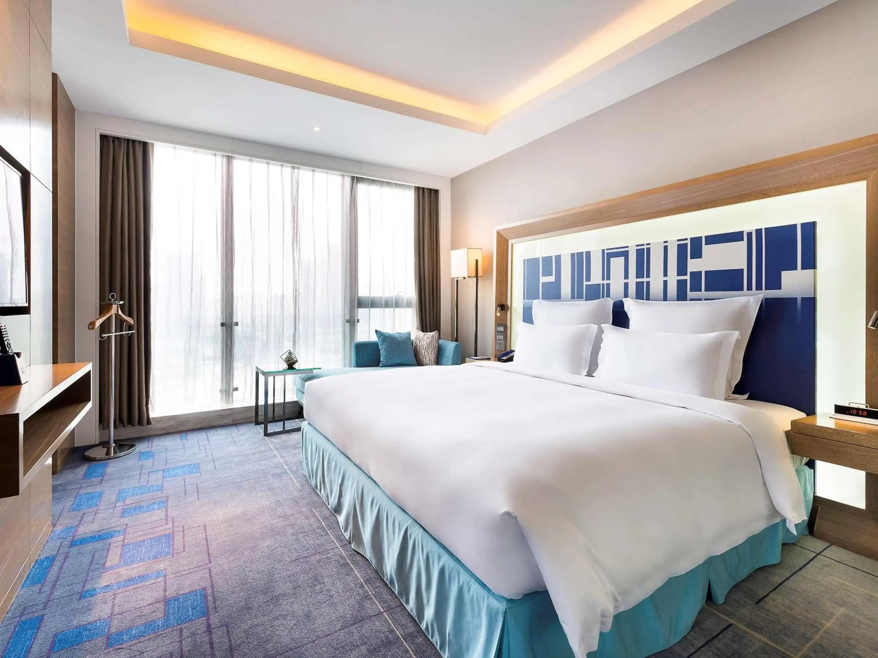 Photo of the whole room, Bed in Novotel Ningbo East