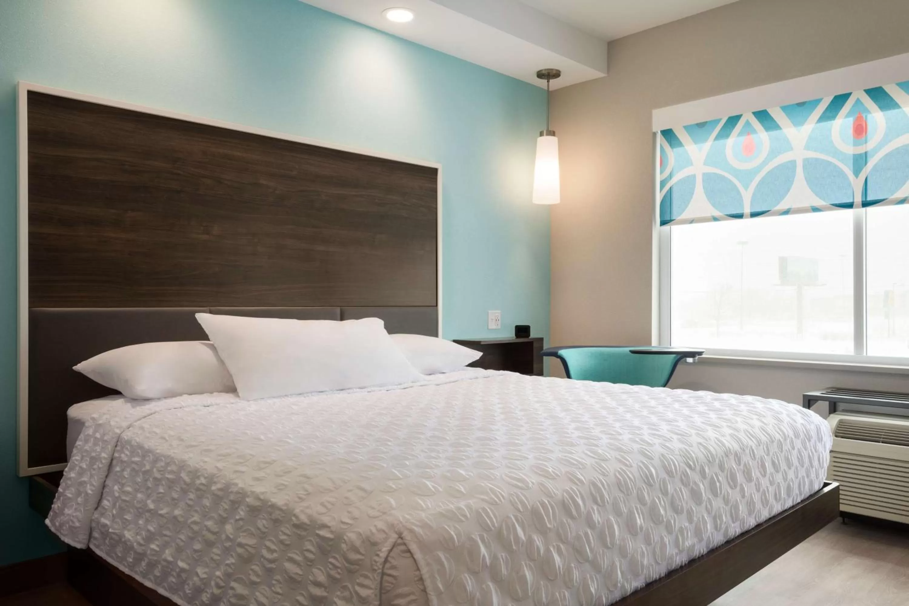 King Room - Hearing Accessible with Bathtub in Tru By Hilton Cedar Rapids Westdale