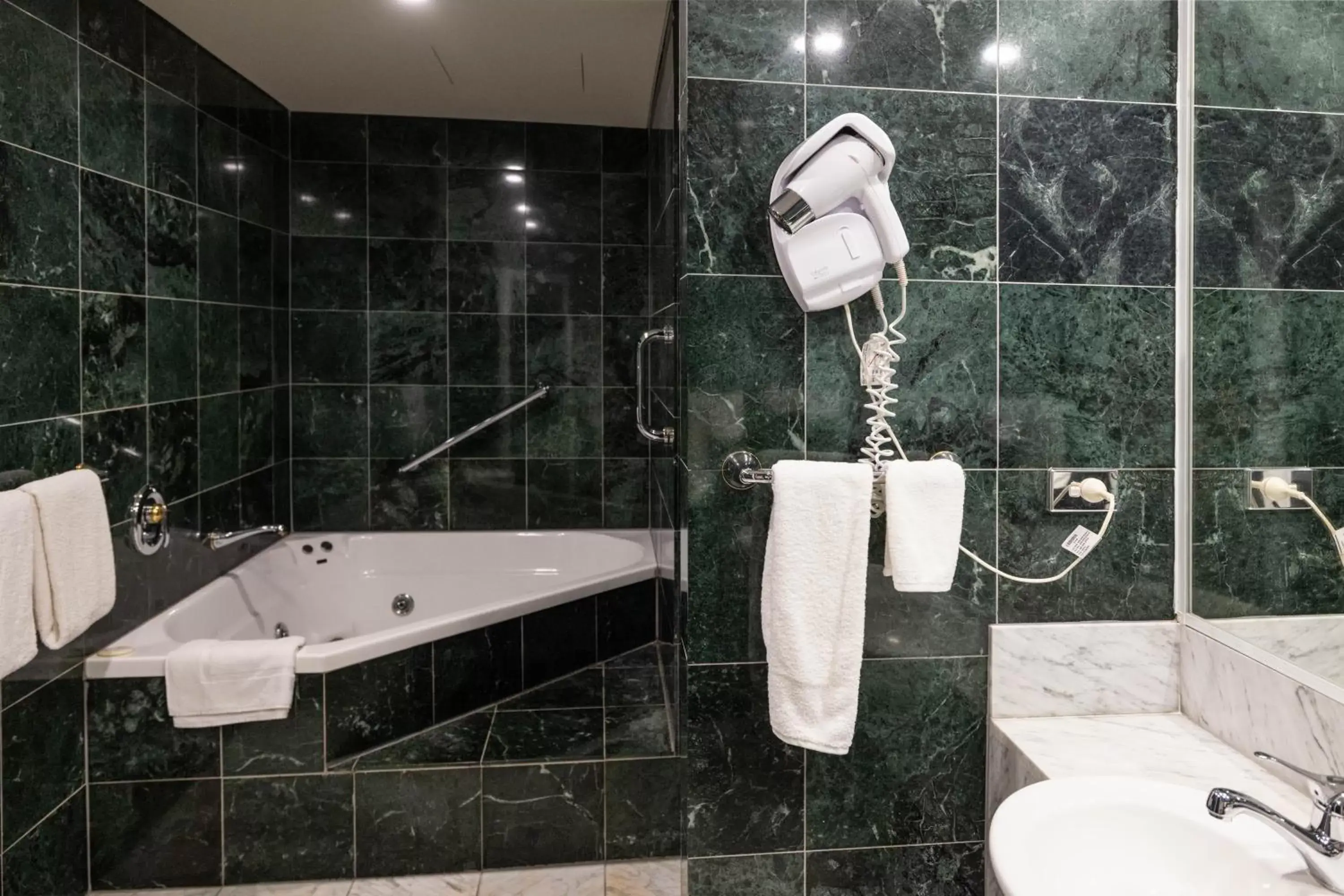 Bathroom in Mindil Beach Casino Resort