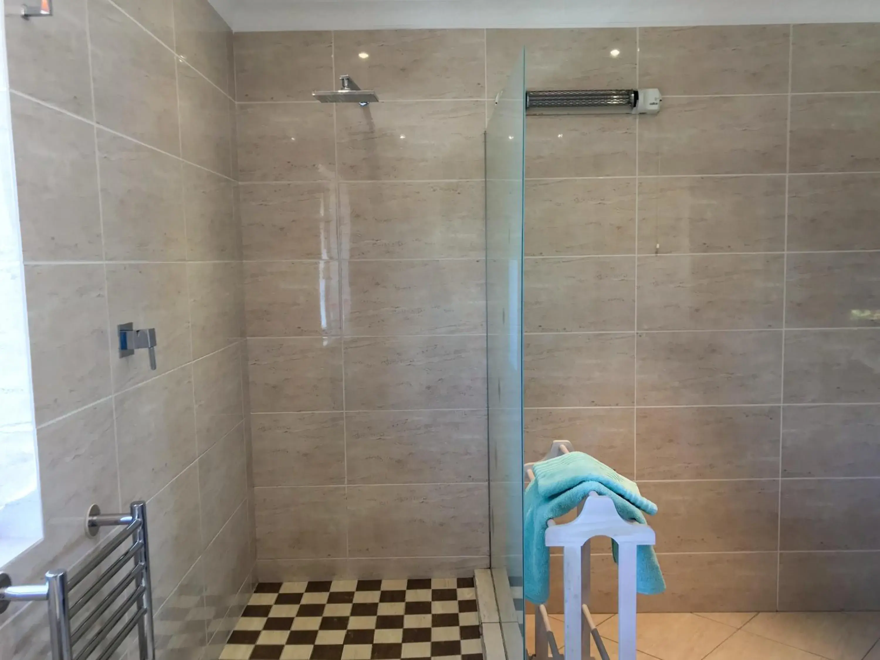 Shower, Bathroom in Applegarth B&B and Self-Catering Studios