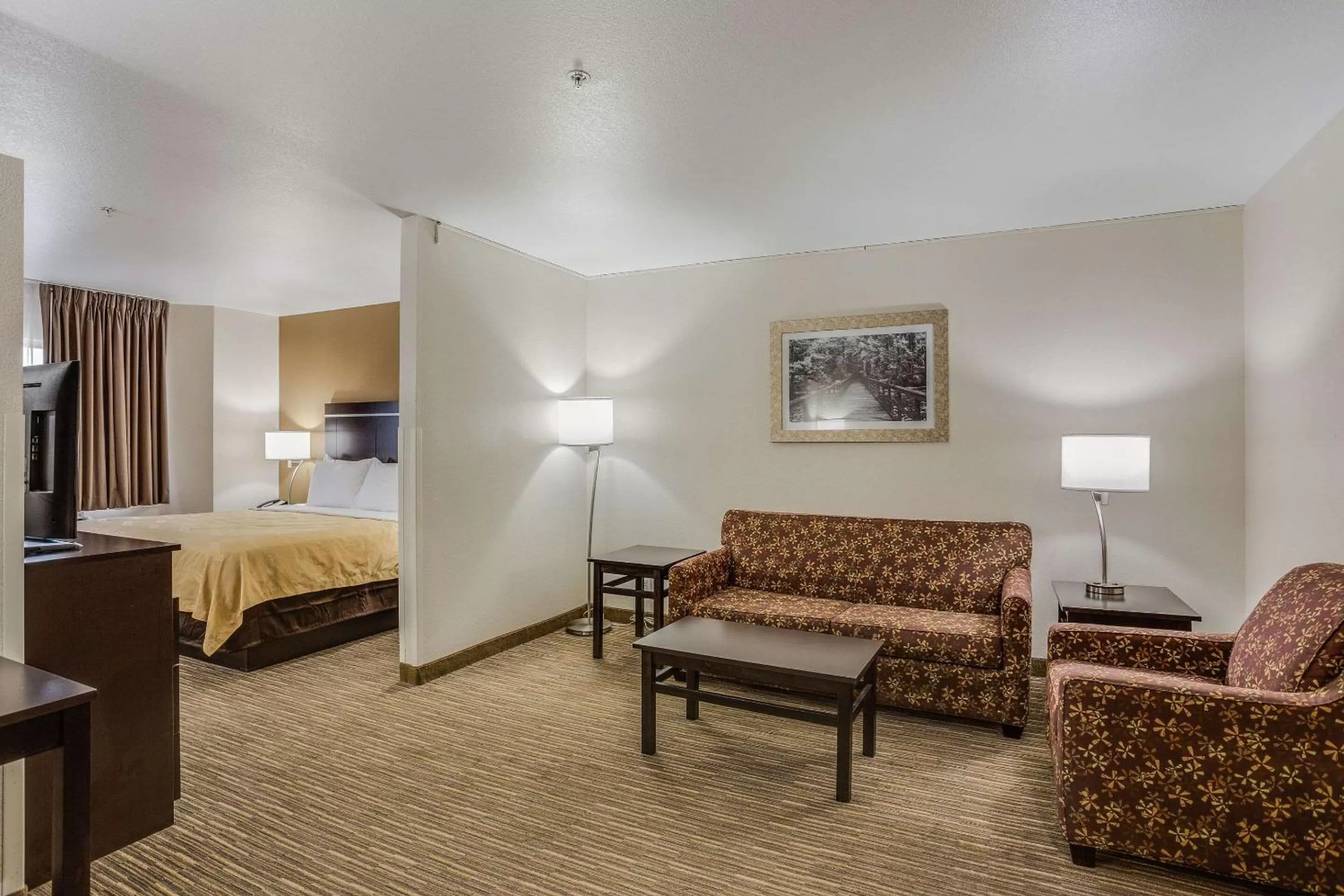 Photo of the whole room, Bed in Quality Inn & Suites Meridian - West Boise
