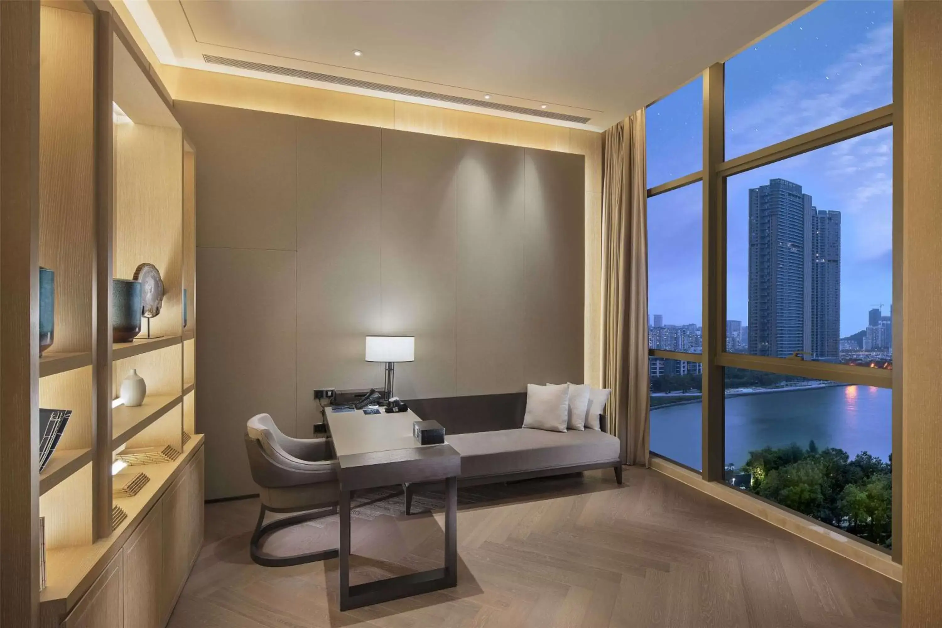 Bedroom in Hilton Shenzhen Shekou Nanhai