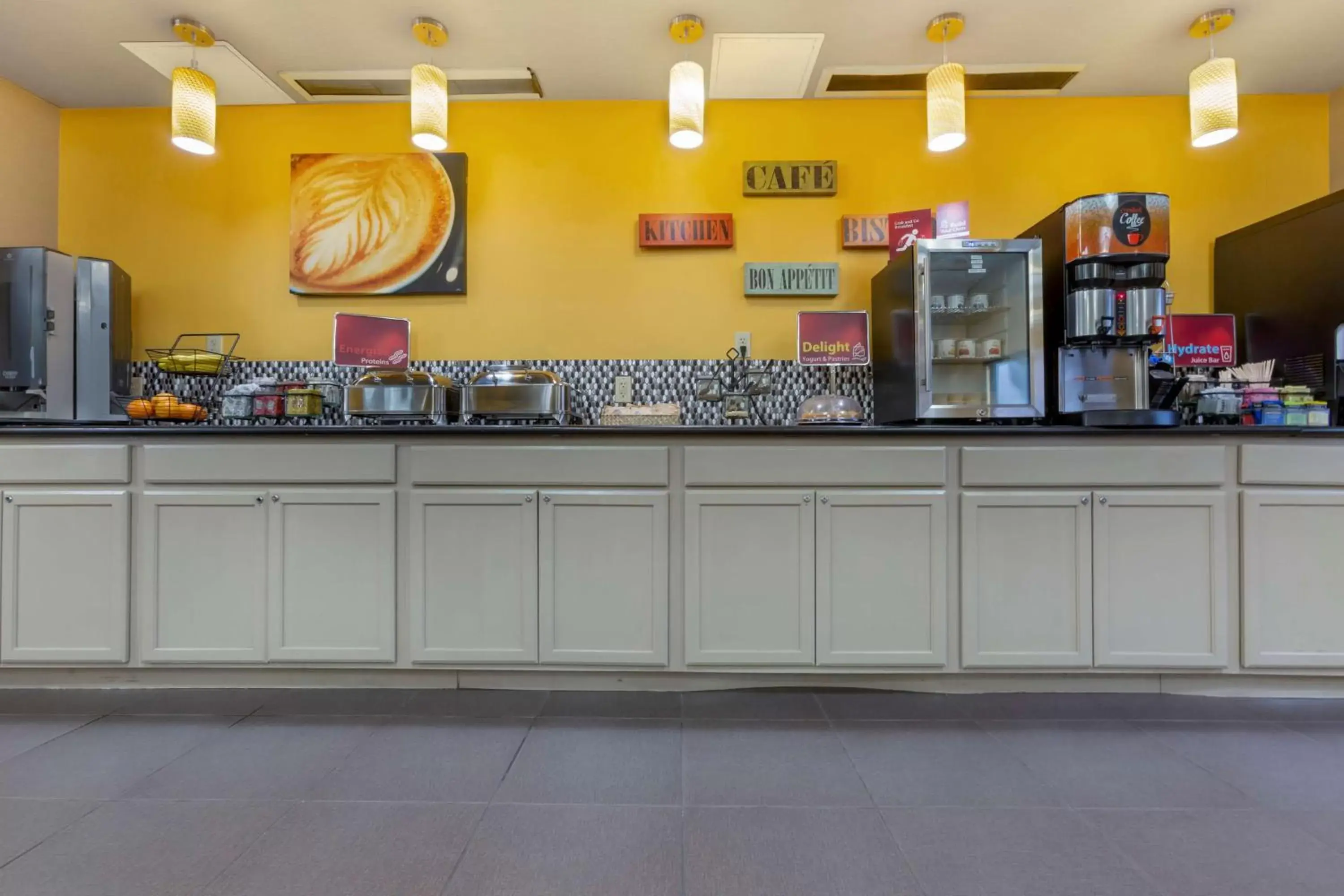 Breakfast in Best Western Plus the Four Corners Inn Breakfast in Best Western Plus the Four Corners Inn