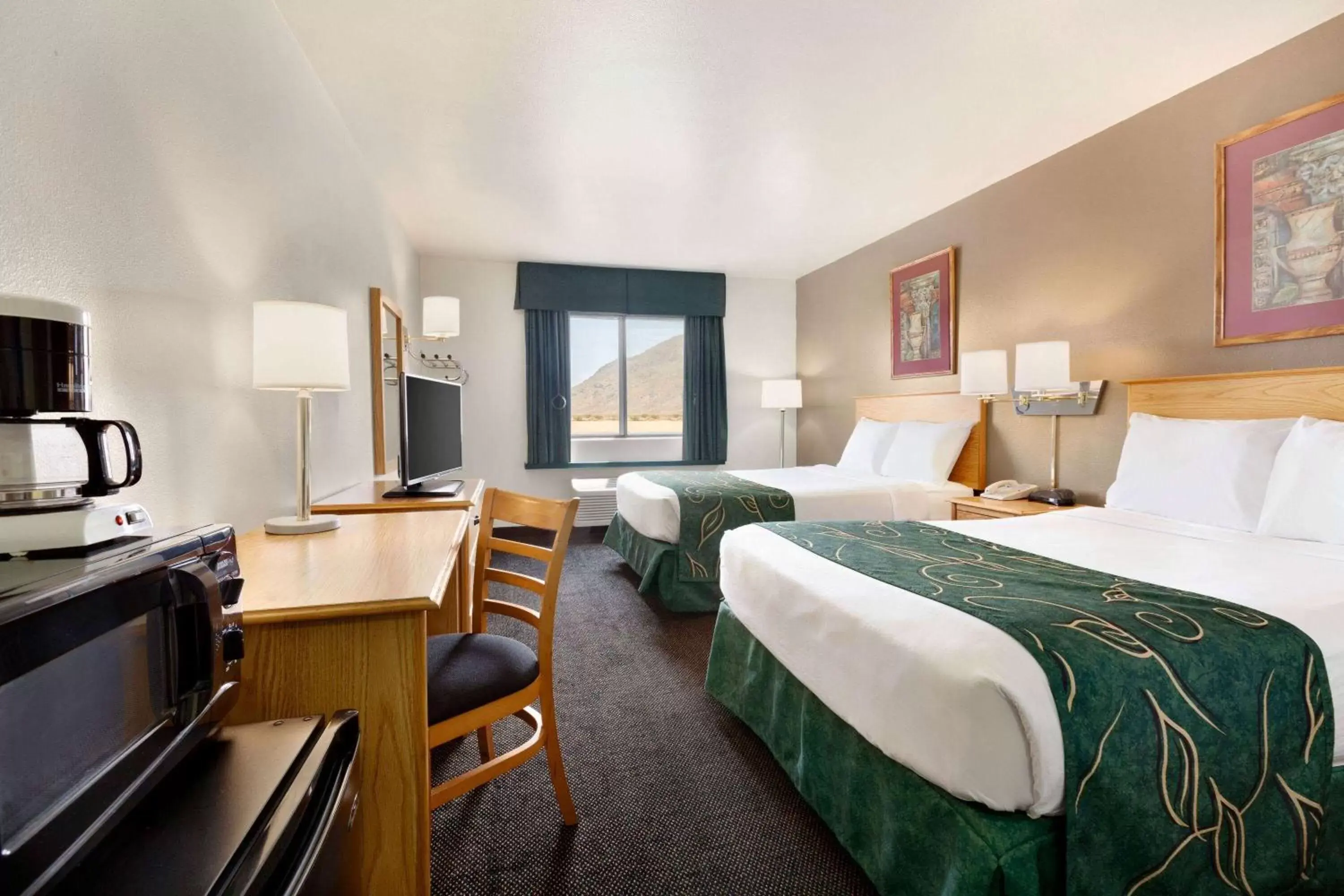 Photo of the whole room in Travelodge by Wyndham Yermo