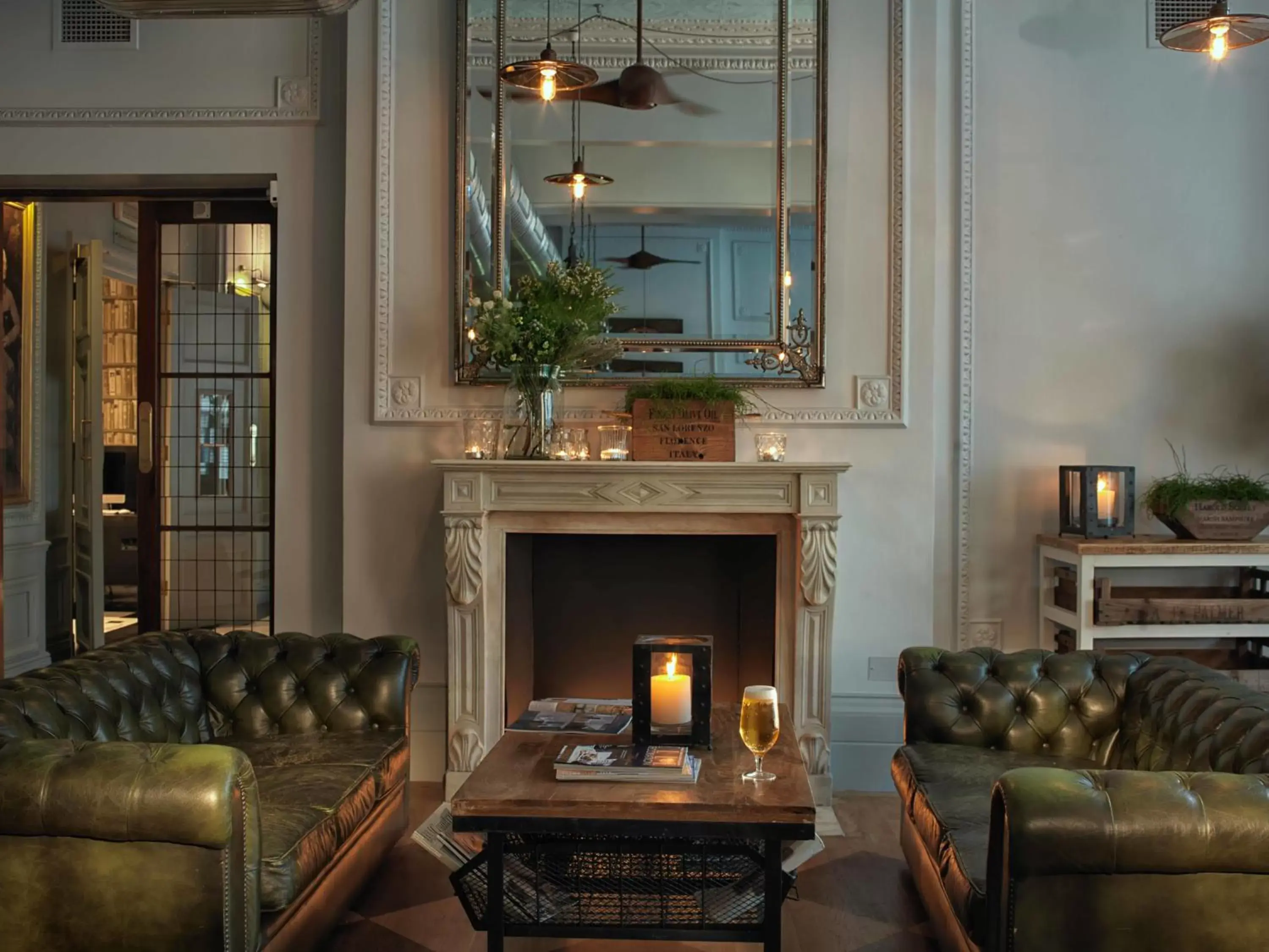 Lounge or bar, Seating Area in Radisson Blu Edwardian Vanderbilt Hotel, London