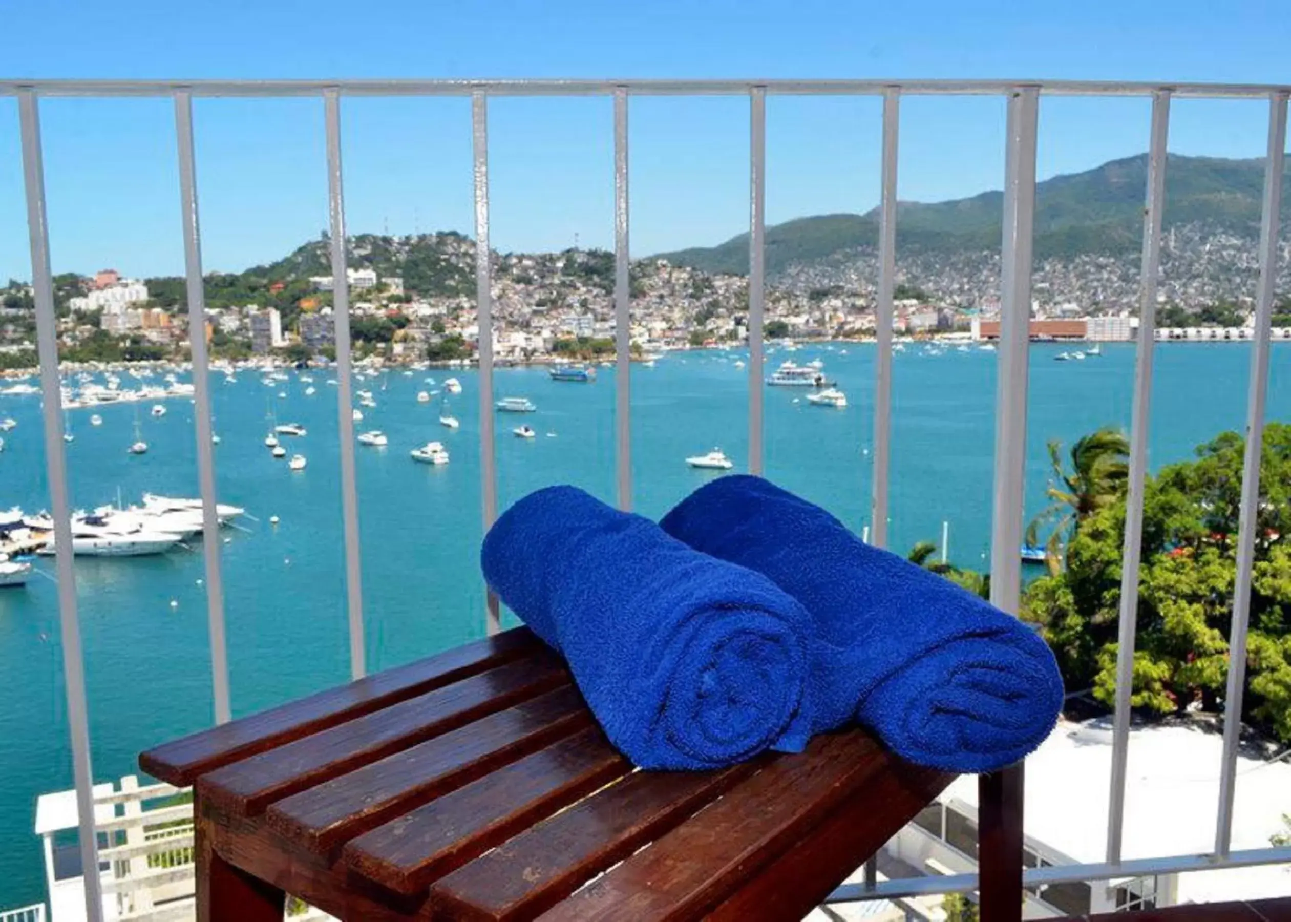 Balcony/Terrace, River View in Alba Suites Acapulco