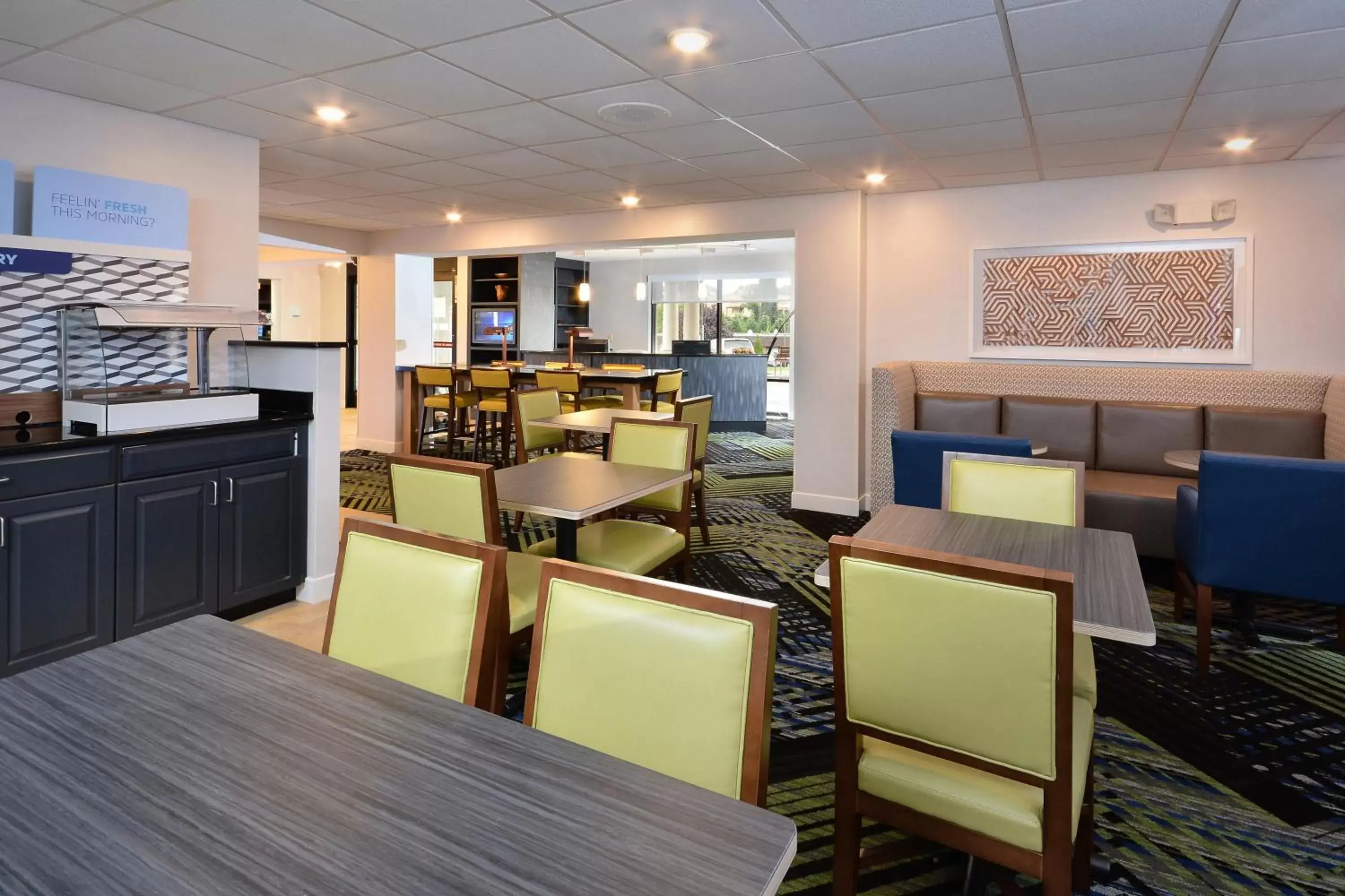 Breakfast, Restaurant/Places to Eat in Holiday Inn Express Lynchburg, an IHG Hotel
